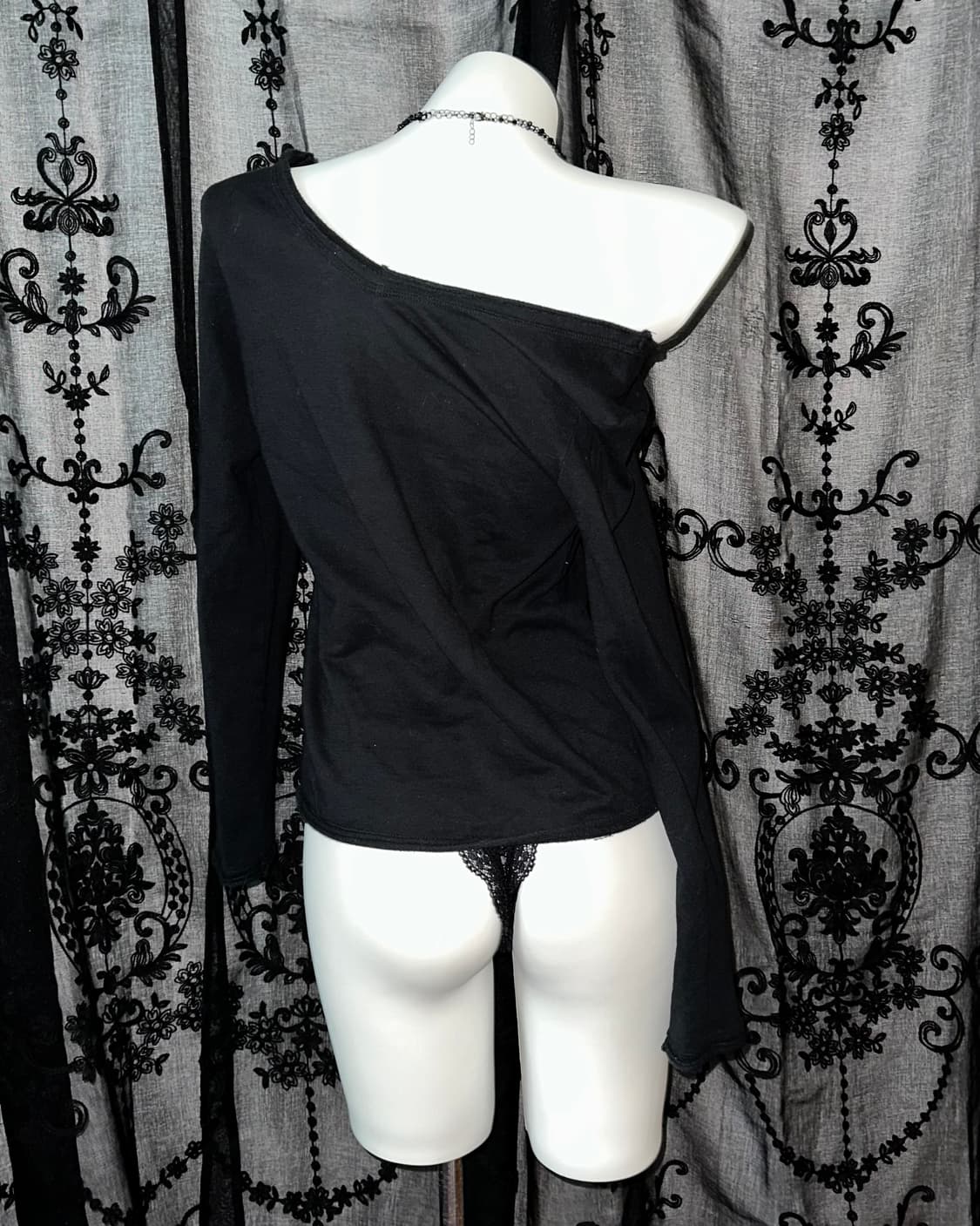 Rock chic semi-off shoulder long-sleeve 상품이미지3