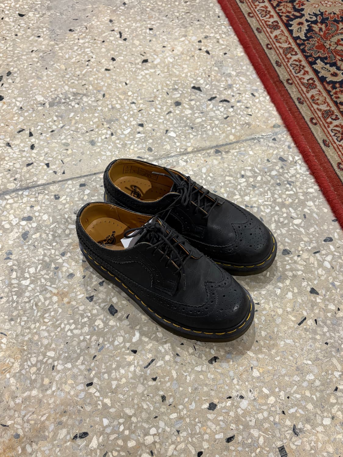 닥터마틴 윙팁 블랙 상품이미지2