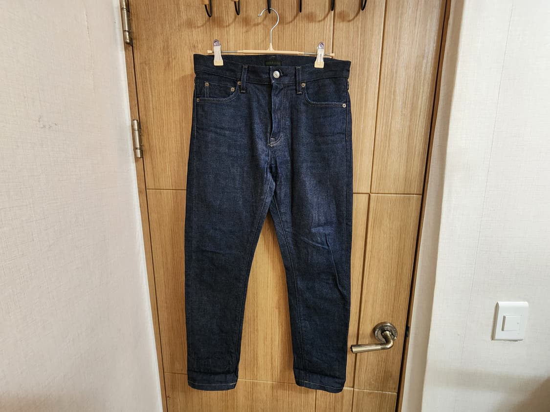 (29)유니클로 셀비지 데님 팬츠 상품이미지1