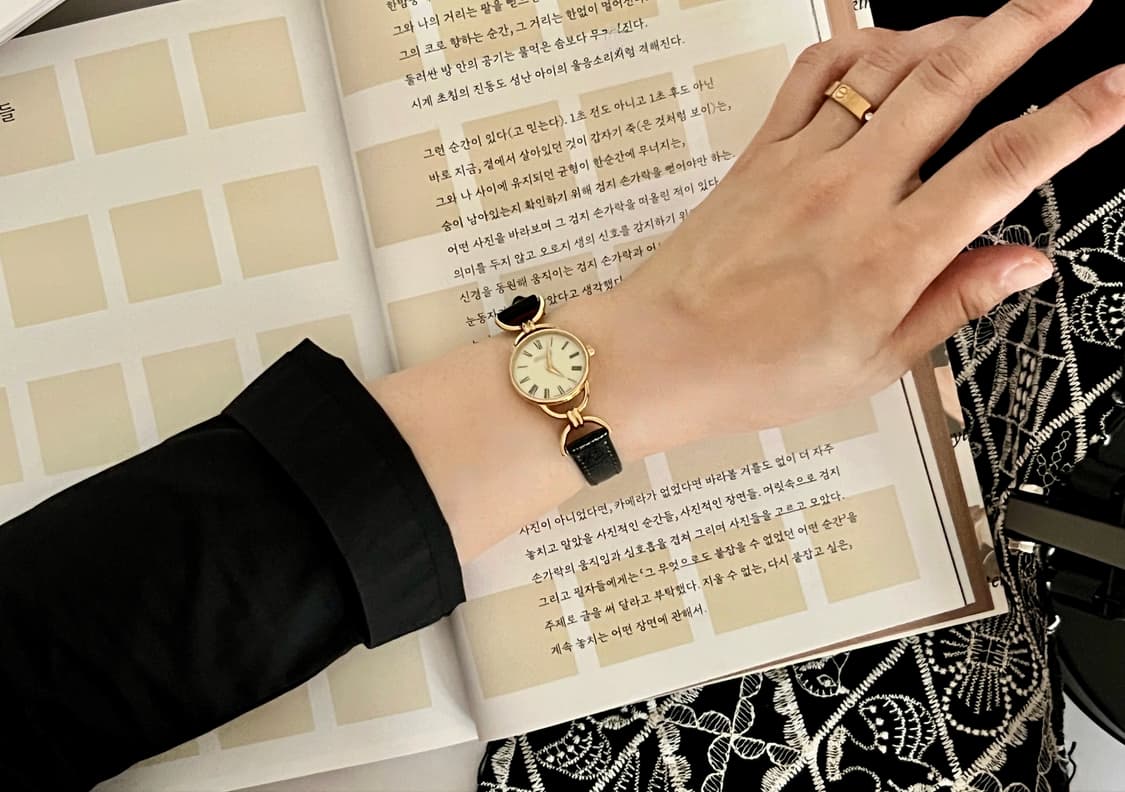 GUCCI  골드 라운드 홀스슈 러그 구찌 시계  상품이미지10
