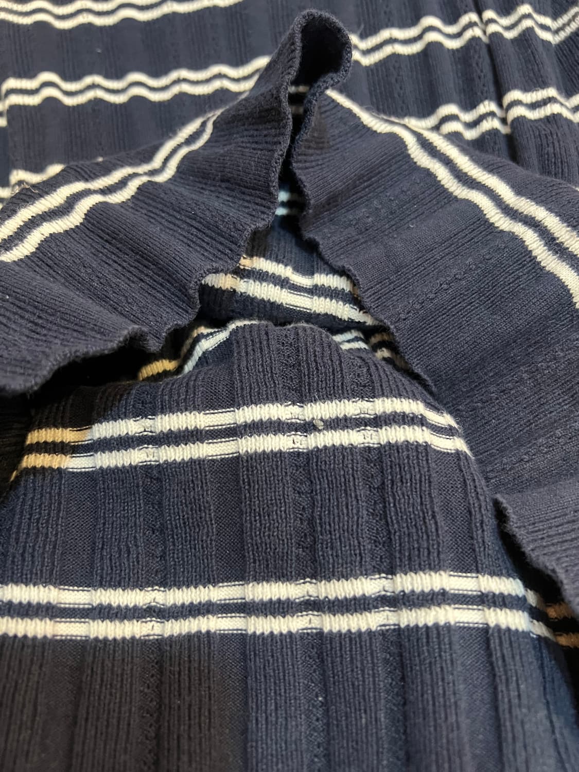 타미힐피거 여성 네이비 스트라이프 아일렛골지니트 니트티셔츠   상품이미지6