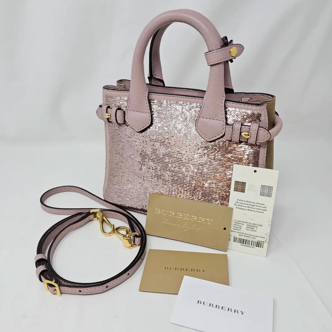 정품 버버리 하우스 체크 배너백 스몰 (스팽글 레더) 상품이미지2
