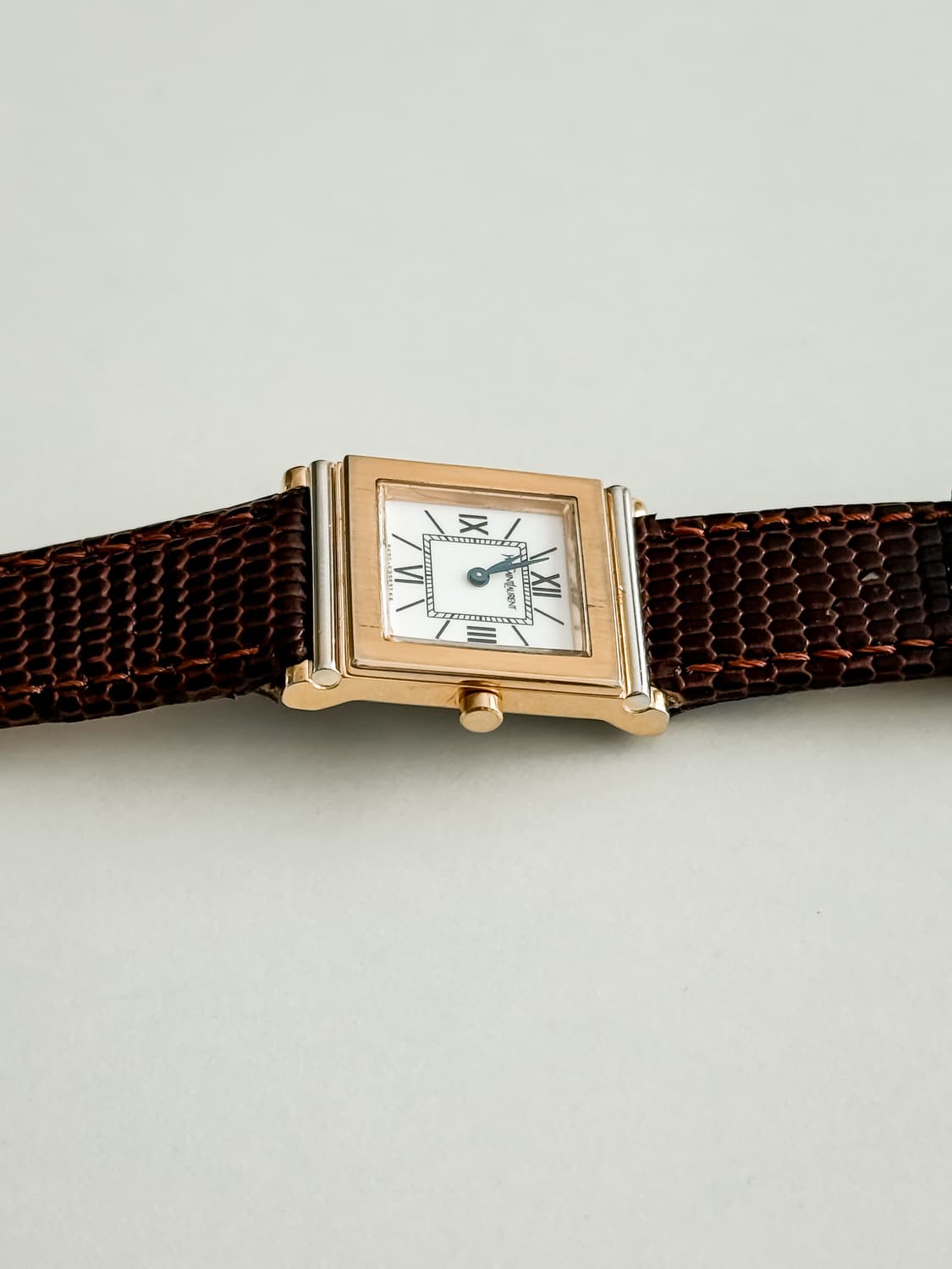 입생로랑 스퀘어 탱크 스텝드 시계 상품이미지8