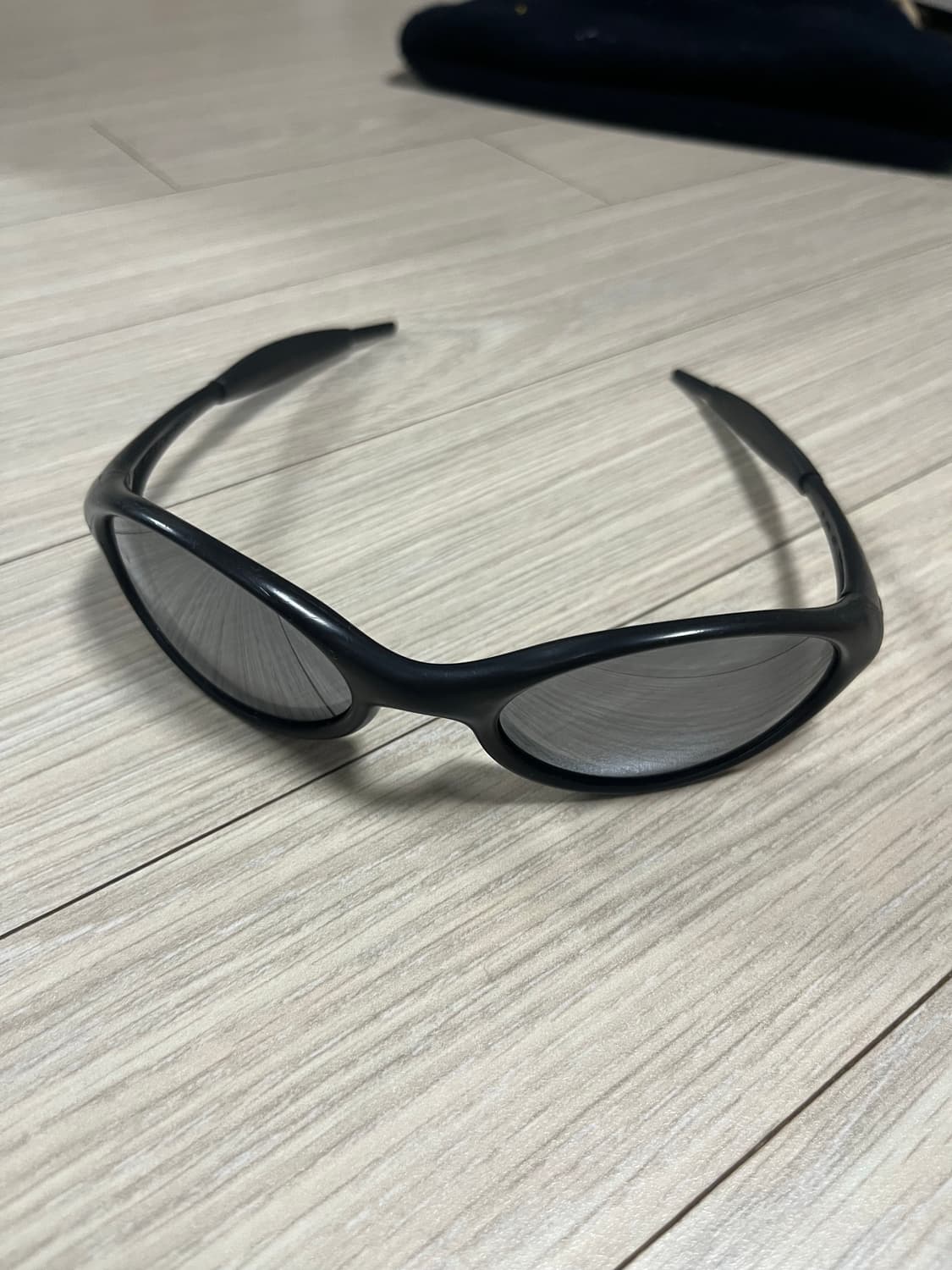 오클리 아이자켓 빈티지 블랙색상 팝니다 상품이미지1