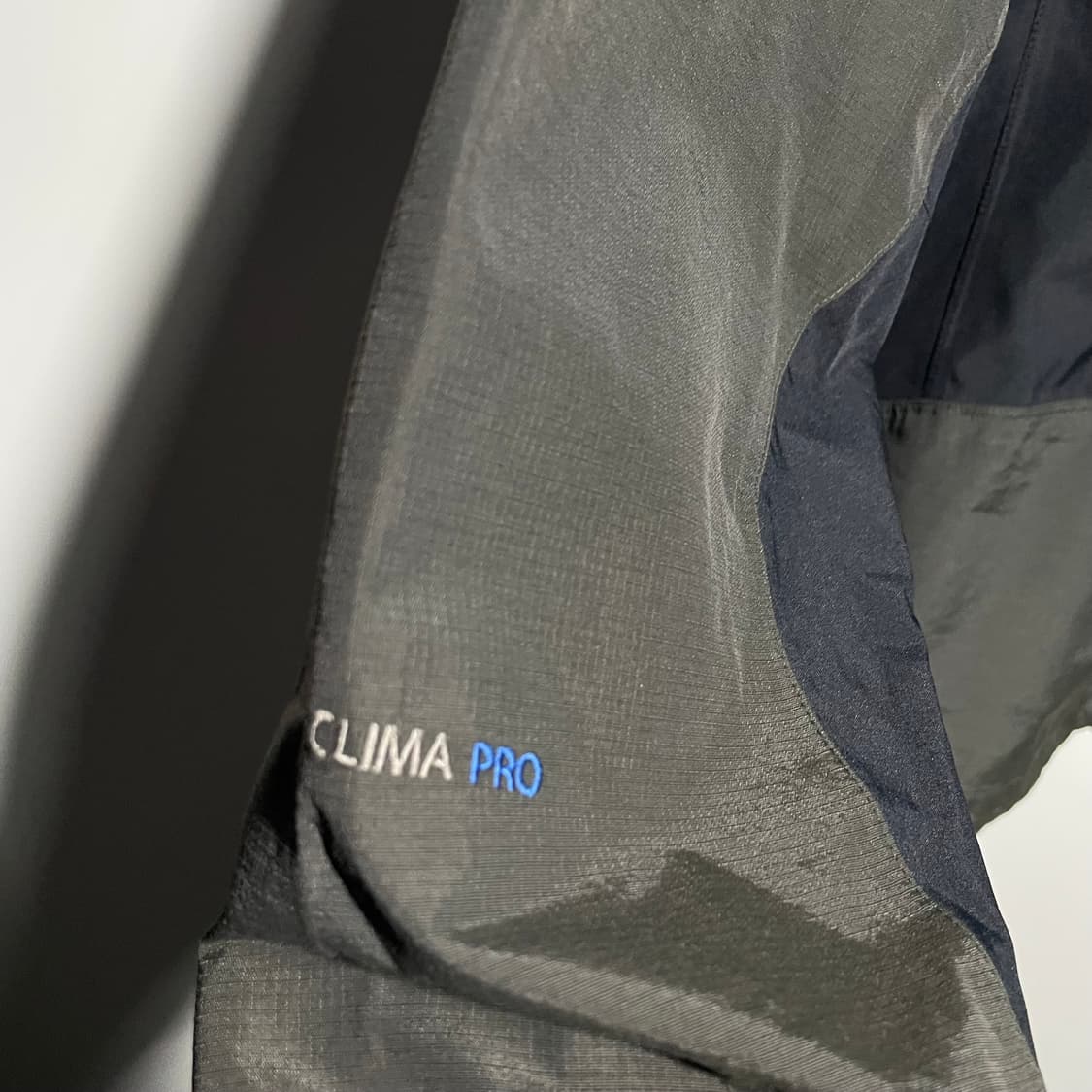 살로몬 바람막이 자켓 상품이미지2