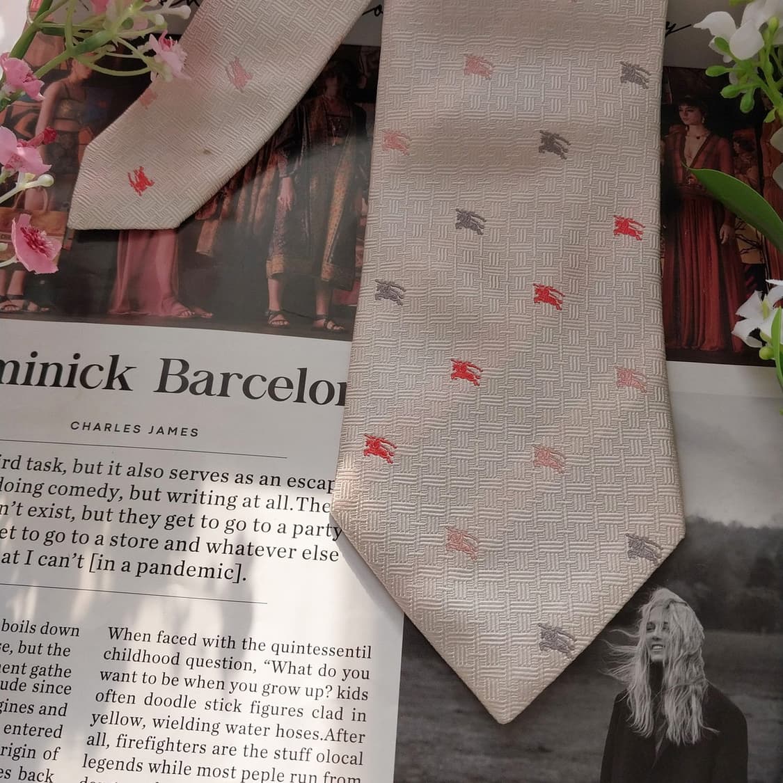 버버리 실크 아이보리 기마사 자카드 넥타이 9.4cm A등급 K1635
 상품이미지3