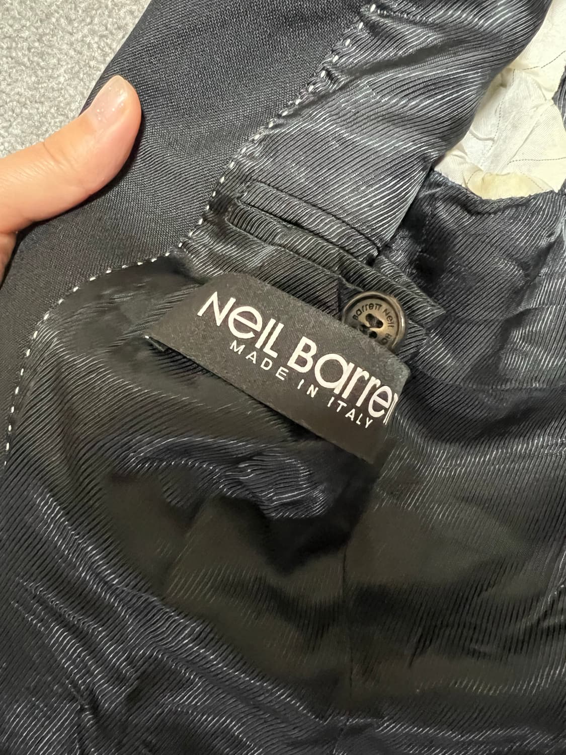 𝙽𝚎𝚒𝚕 𝚋𝚊𝚛𝚛𝚎𝚝𝚃 닐바렛 블랙 자켓 상품이미지6