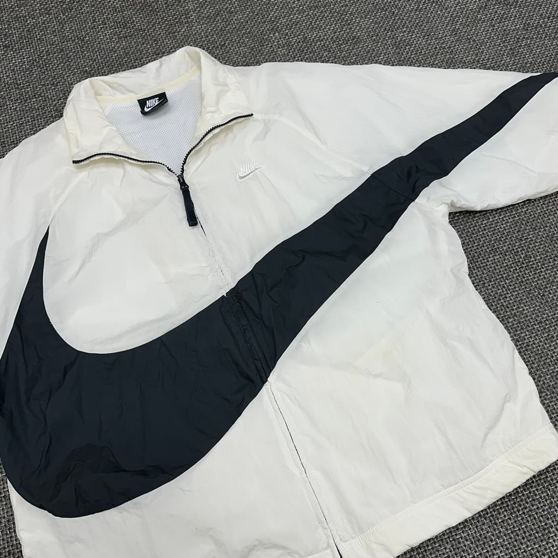 나이키 빅스우시 화이트 바람막이 XL 상품이미지8