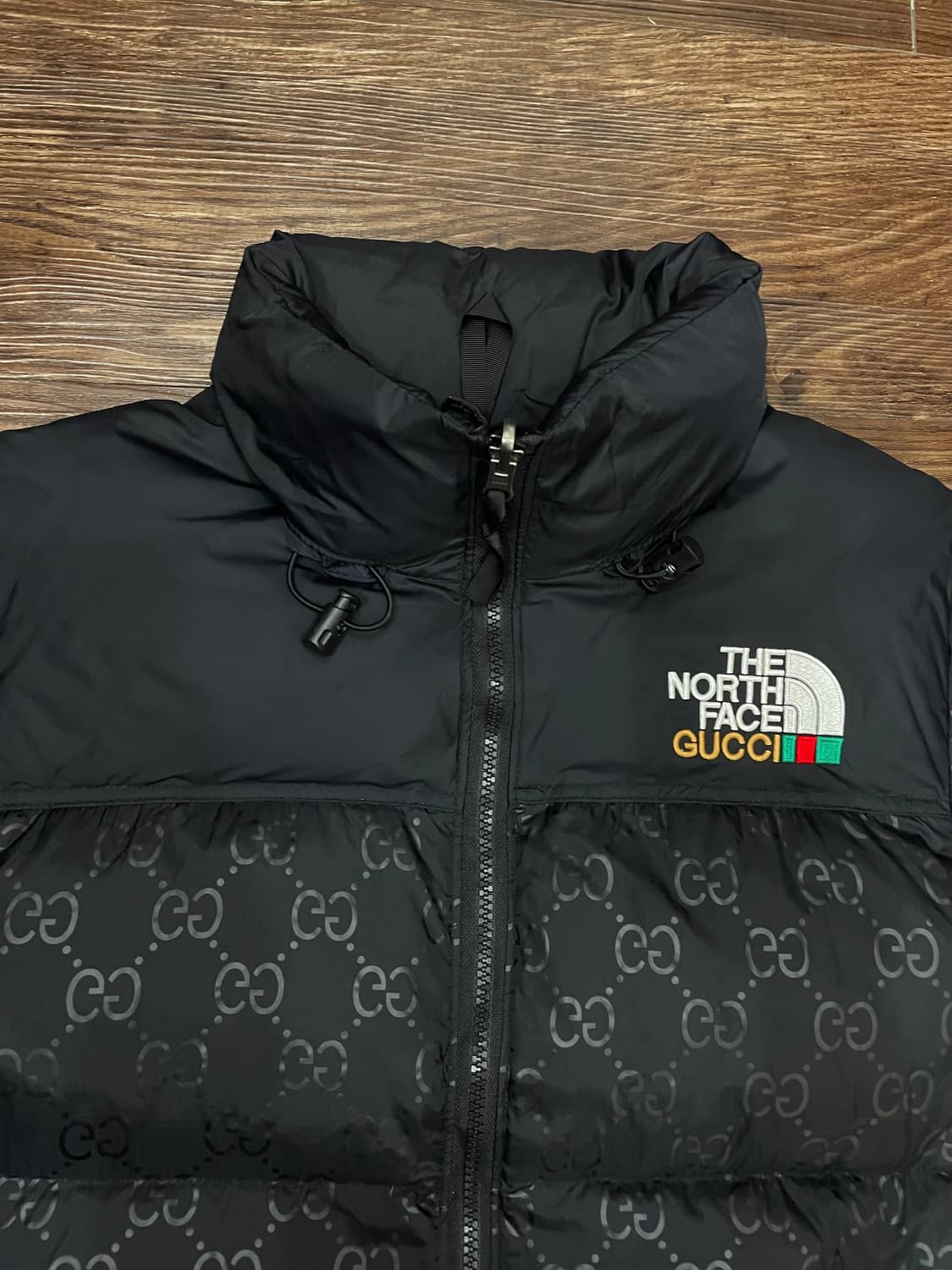 노스페이스 x 구찌 700 눕시 푸퍼 패딩 블랙 상품이미지2