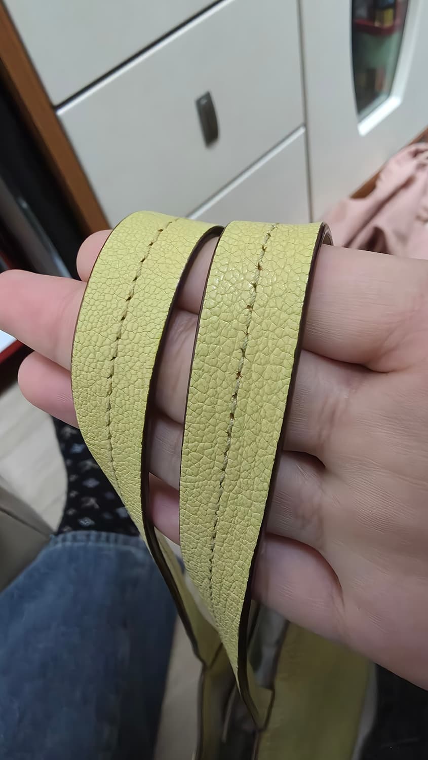 미우미우 마드라스 엠보싱 로고 레더 숄더백 상품이미지5