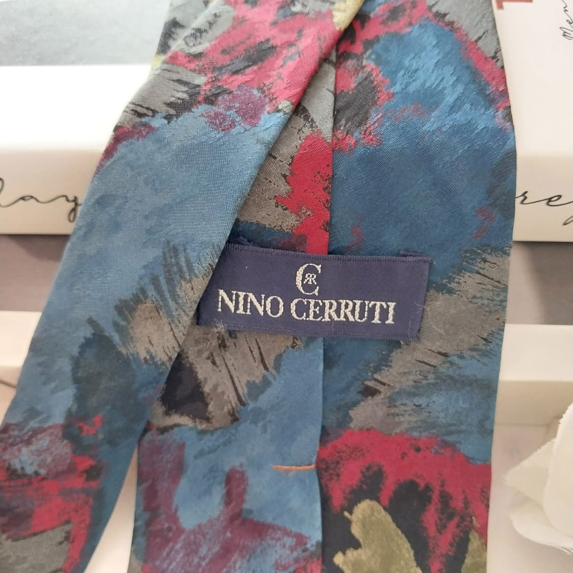 니노 세루티 실크 아트 패턴 넥타이 8.8cm A+등급 K1318
 상품이미지6