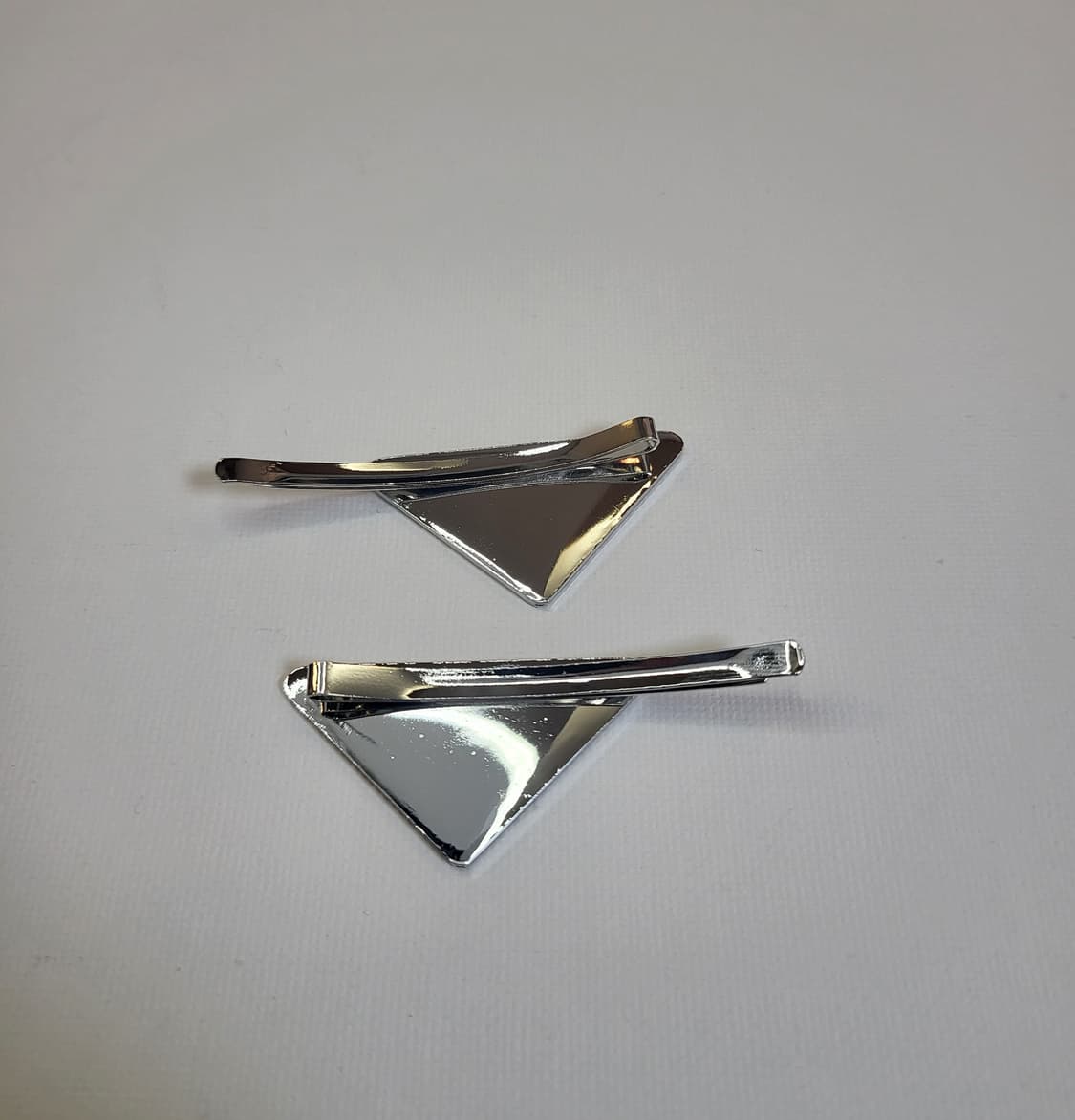 프라다 업사이클링 삼각로고 핑크 헤어핀 상품이미지3