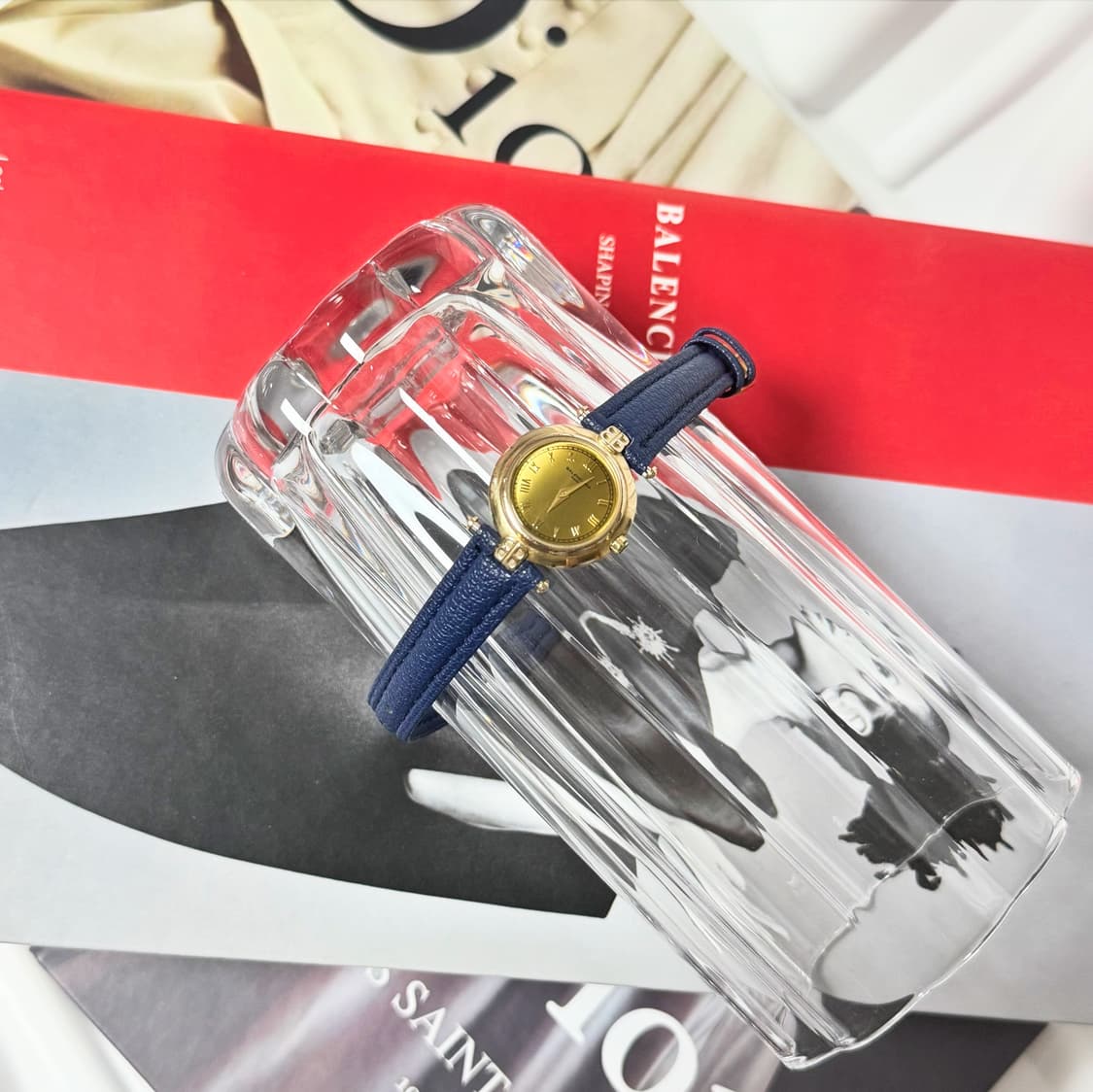 발렌시아가 BB로고 빈티지 라운드골드 워치 상품이미지5