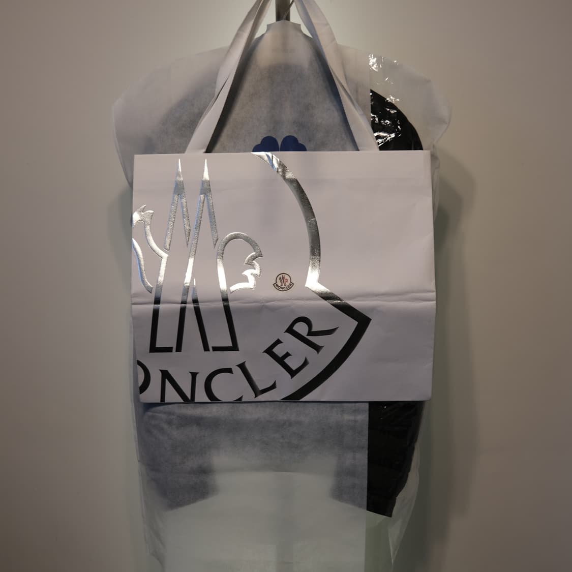 몽클레어 아미오트 쇼트 다운 자켓 상품이미지10