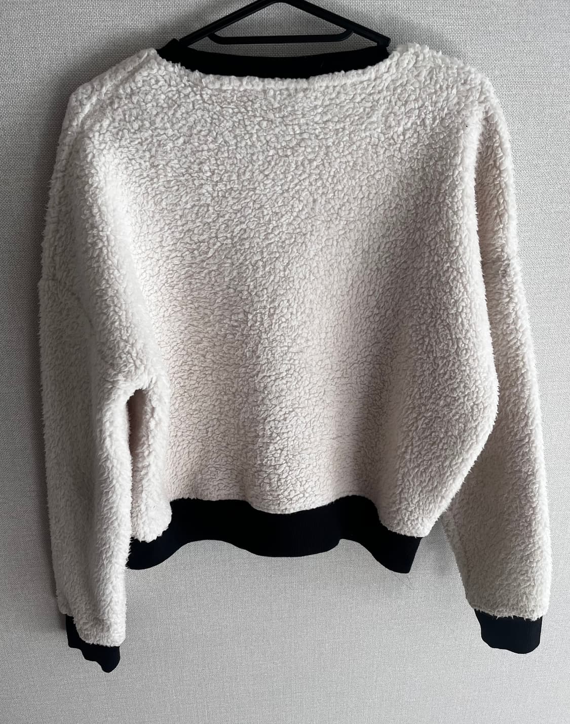 DKNY 셰르파 스웨트셔츠 상품이미지2