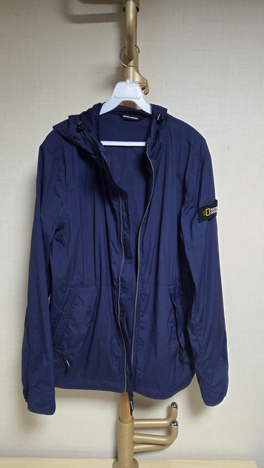 내셔널지오그래픽 네이비 바람막이  상품이미지1