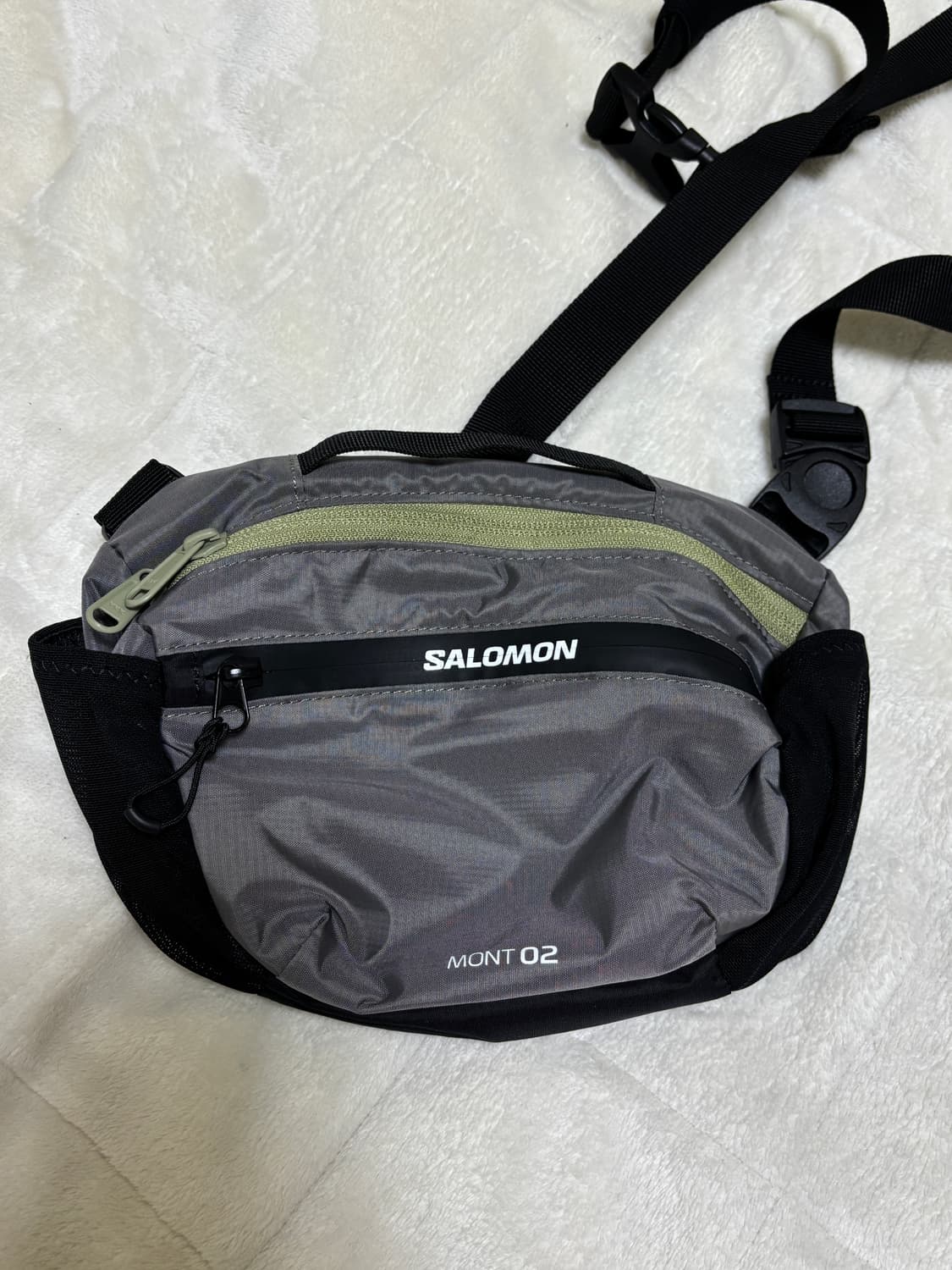 살로몬 MONT 02 힙색/슬링백 그레이 상품이미지1