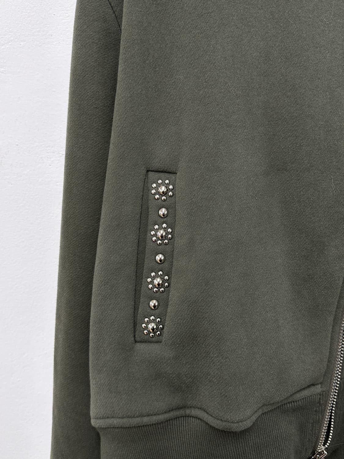 스터드 퍼 후드집업 (카키) 상품이미지7