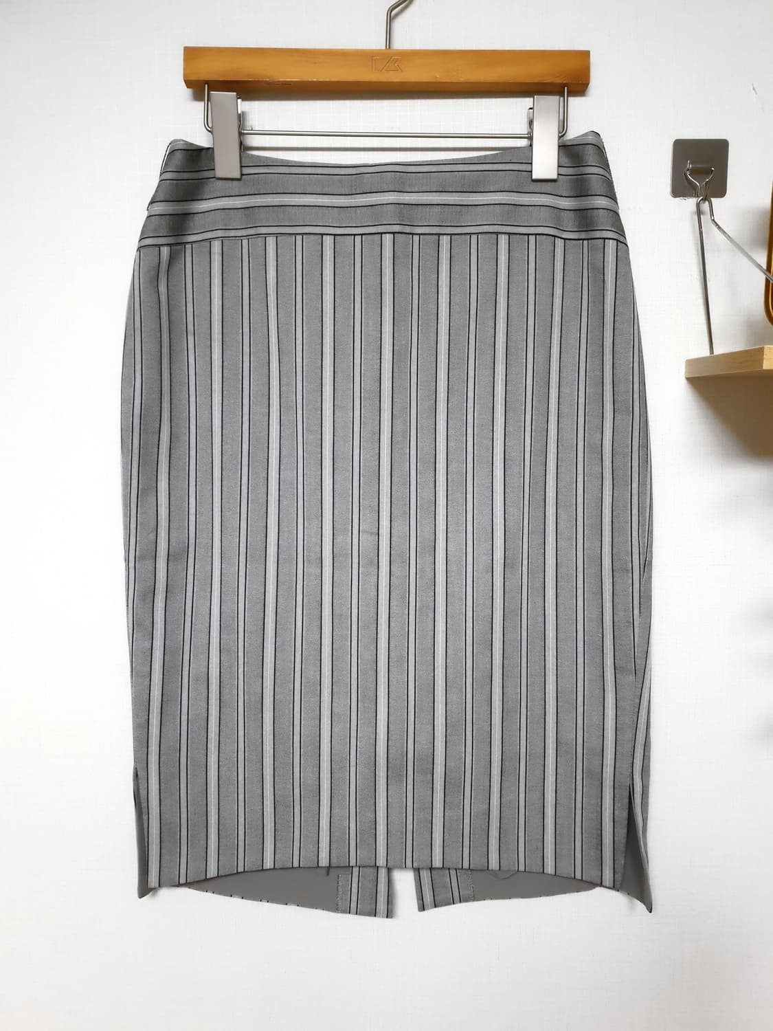 JIGOTT 정품 실크배색 무릎길이스커트 66 스트라이프그레이 상품이미지1