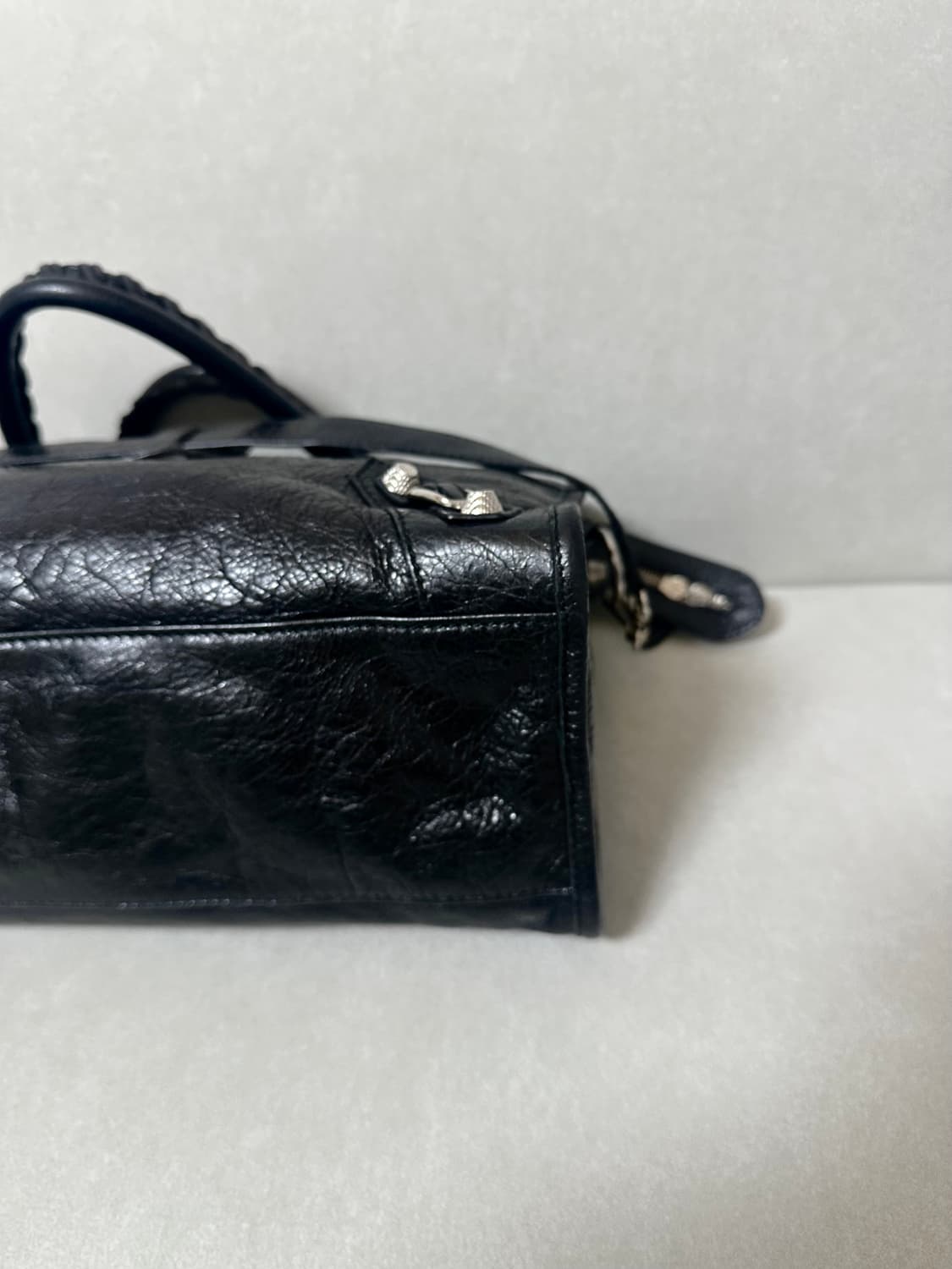 [A+ 정품] 발렌시아가 시티 모터백 미디움 블랙 상품이미지5