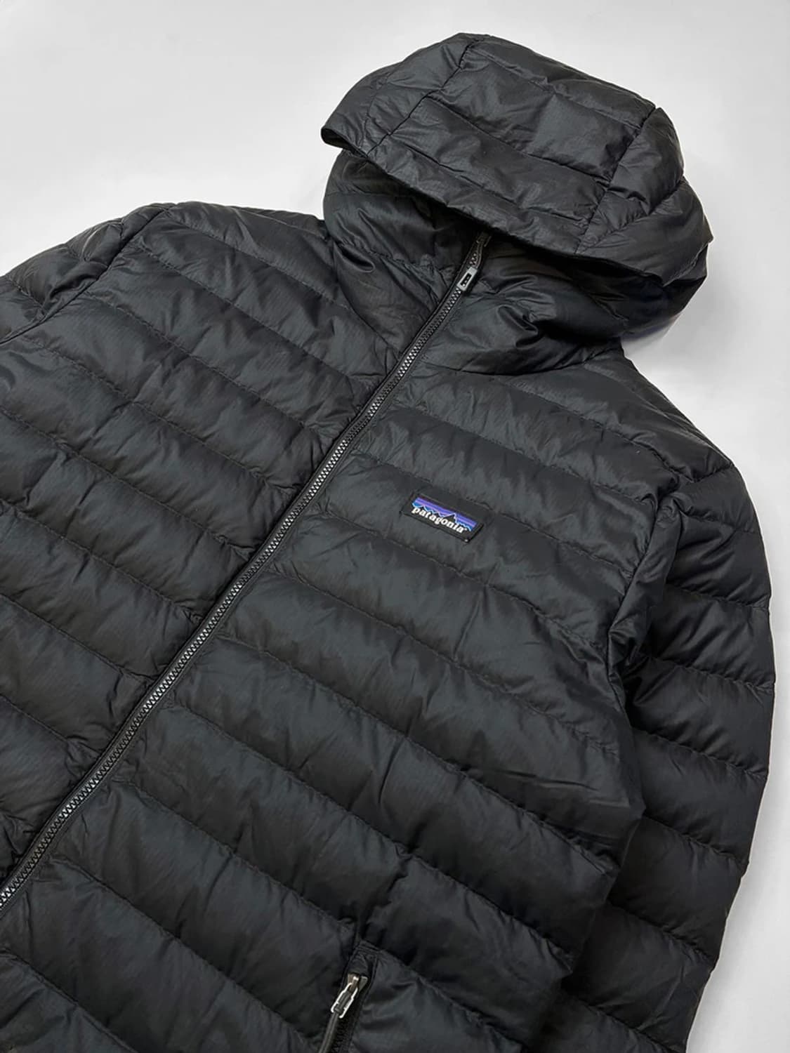 파타고니아 맨즈 구스 다운 경량 후드 패딩 PN5210 상품이미지3