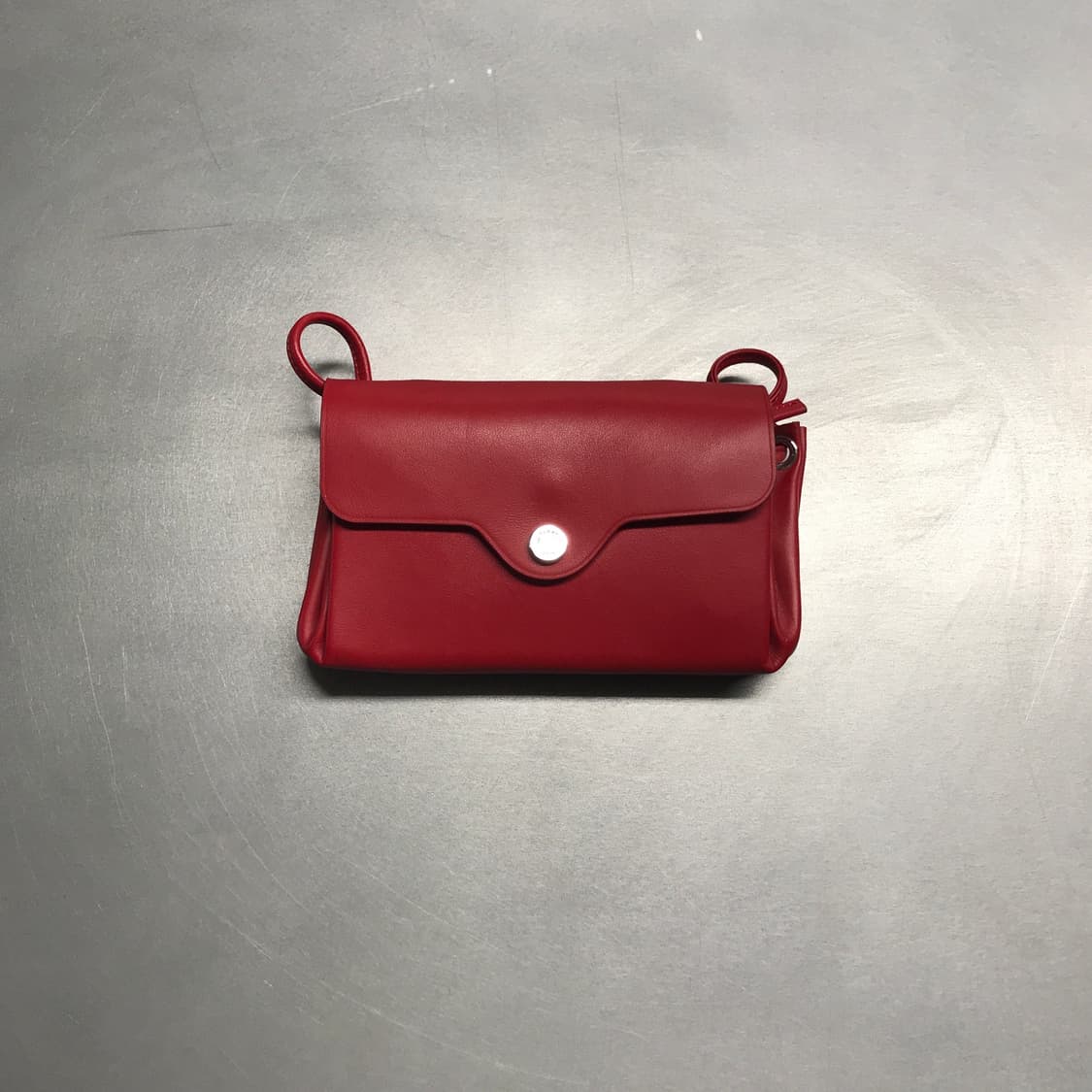 르 탄뉴 레더 숄더백 레드 상품이미지1