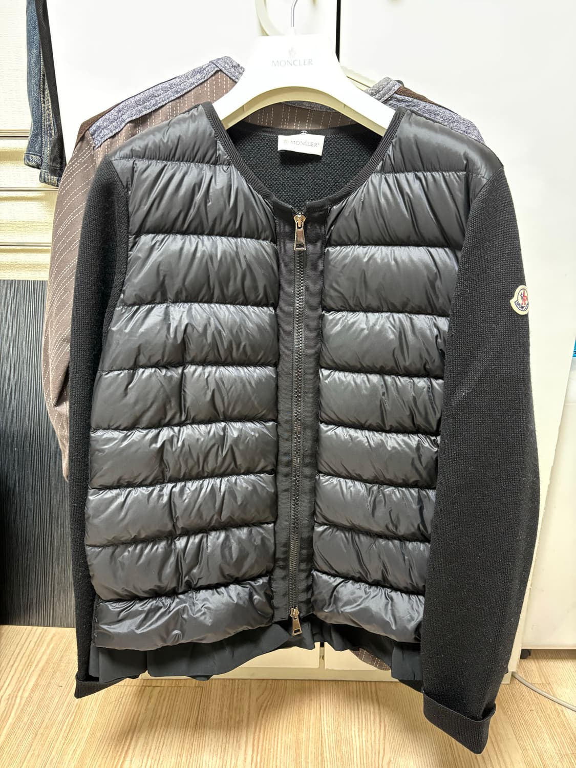 몽클레어 경량 패딩 프릴 가디건 상품이미지1