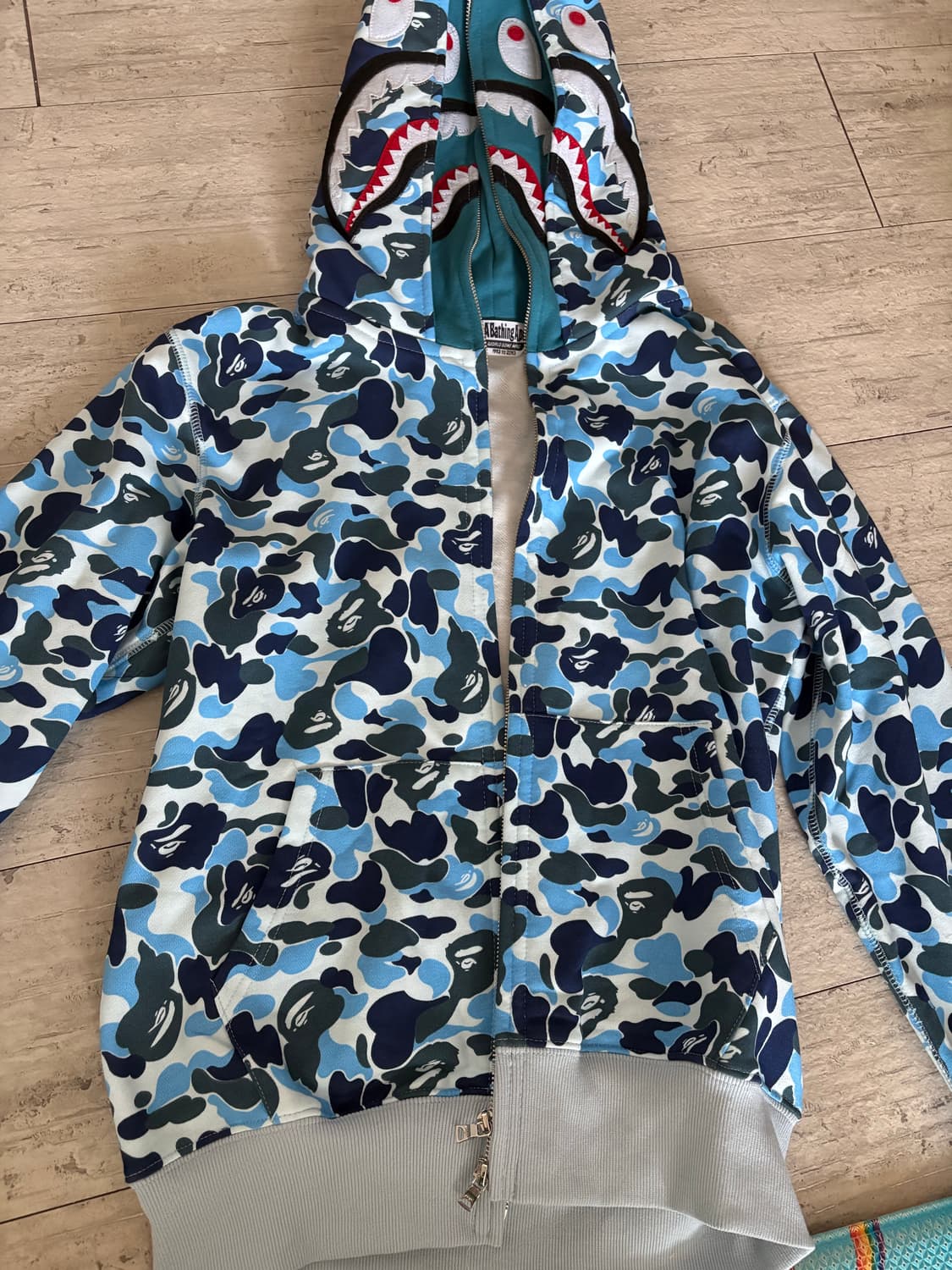 베이프 샤크 후드집업 m사이즈 상품이미지1