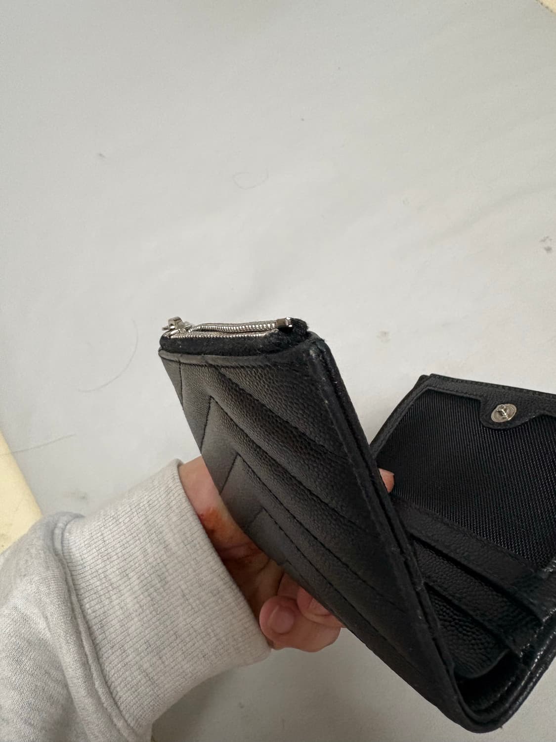 생로랑 지갑 상품이미지7