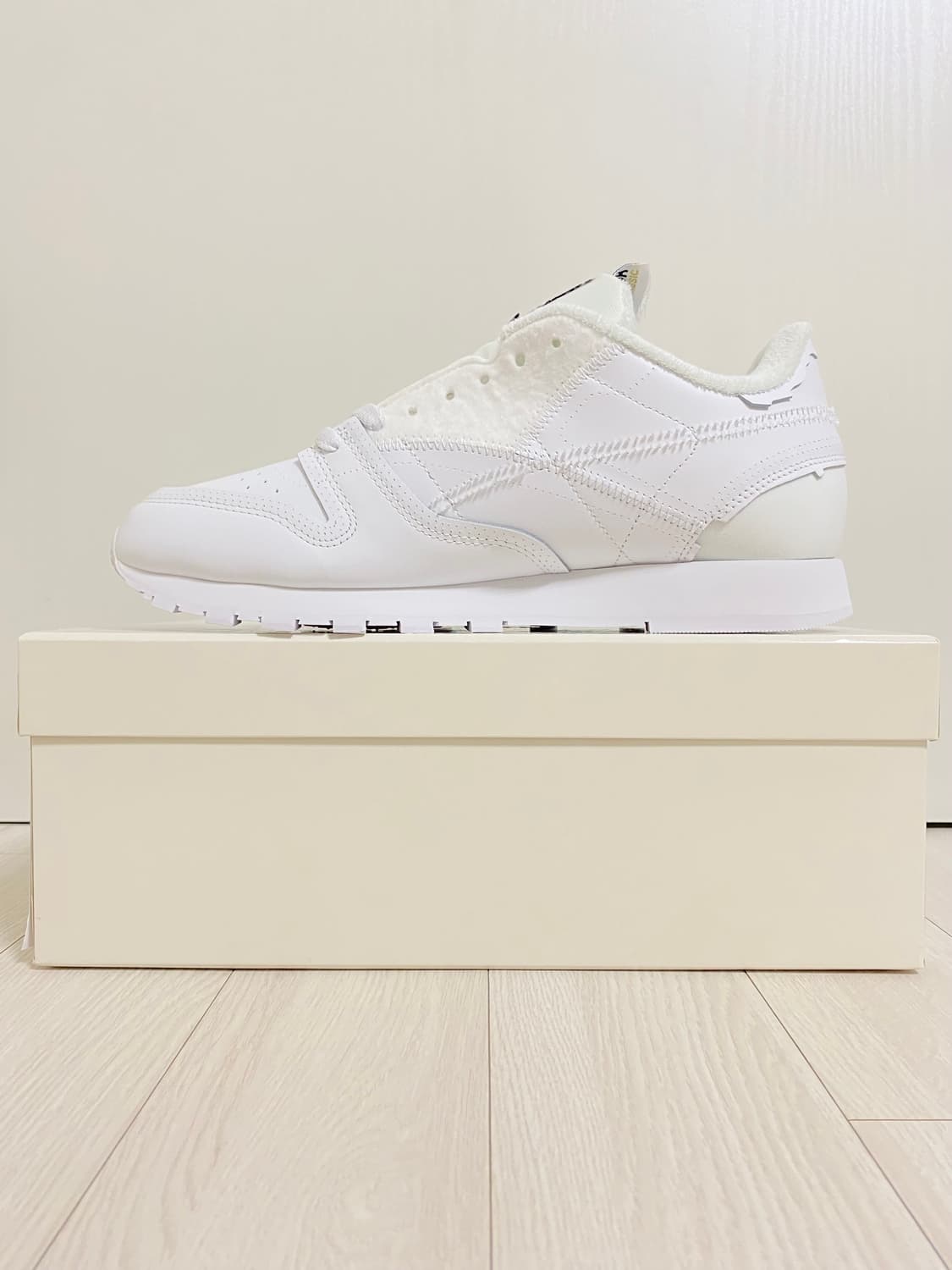MAISON MARGIELA X REEBOK CLASSIC LEATHER 상품이미지2