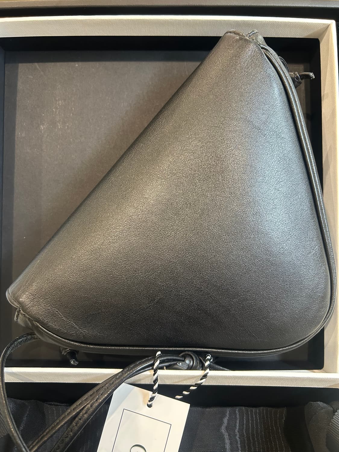 [정품/중고] 셀린느 트라이앵글백 상품이미지5