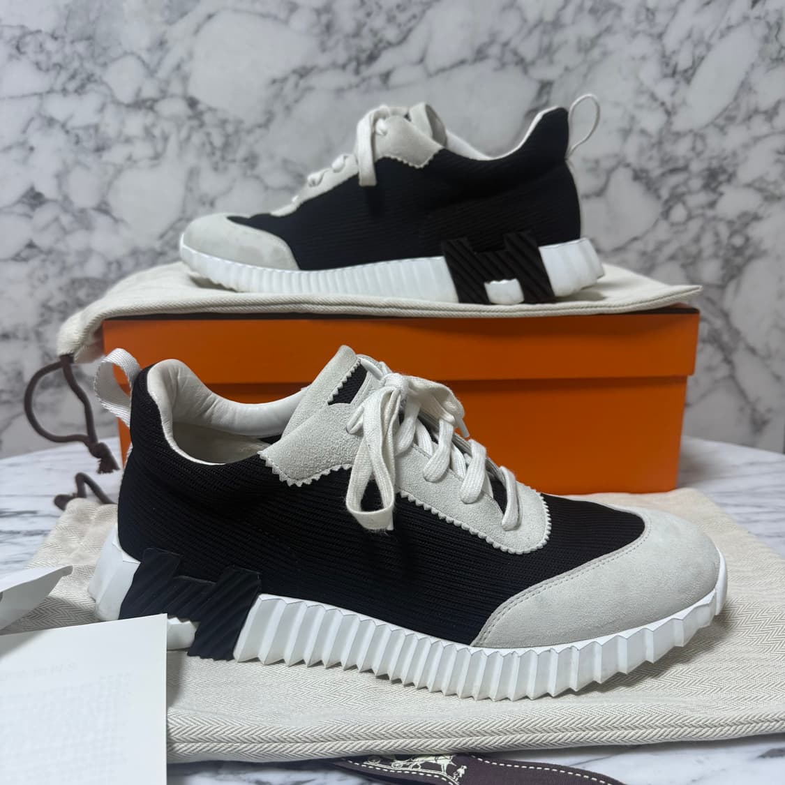 에르메스 바운싱 메쉬 스니커즈
41.5사이즈  상품이미지1