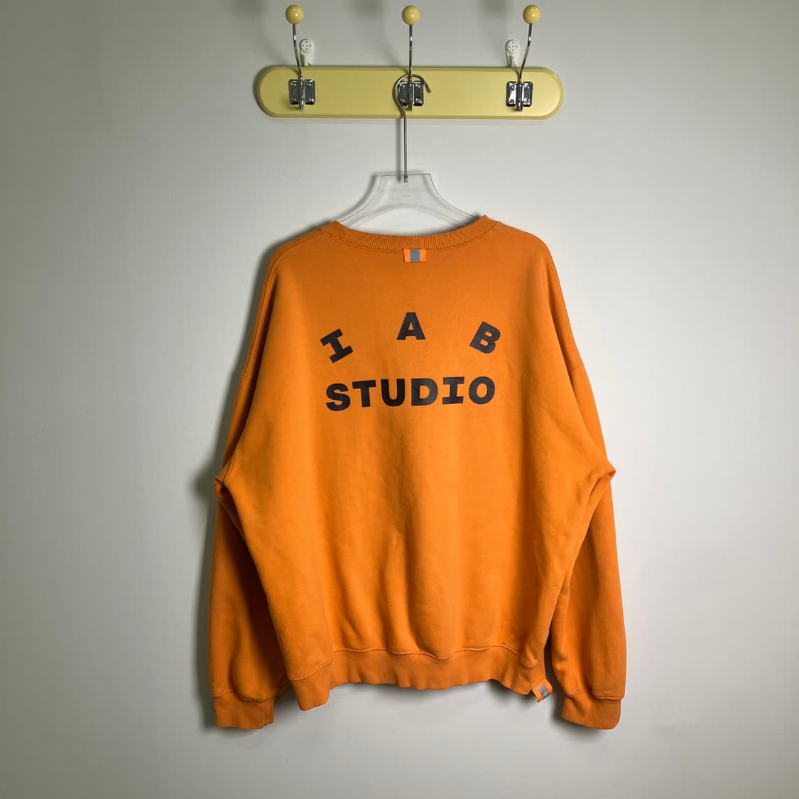 아이앱 스튜디오 X 두산 로고 맨투맨 XL 상품이미지2