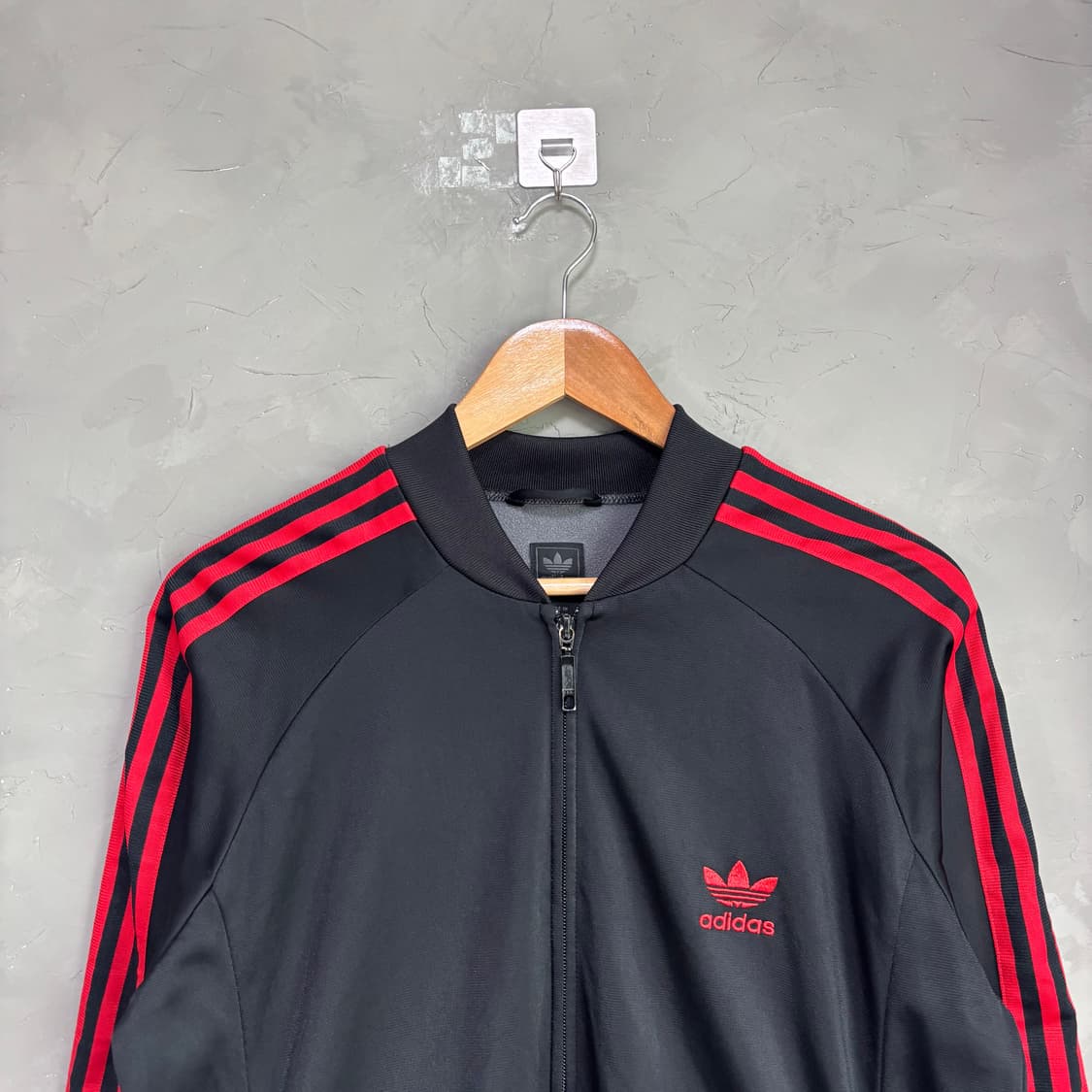 아디다스 슈퍼스타 져지 트랙탑 검빨 상품이미지2