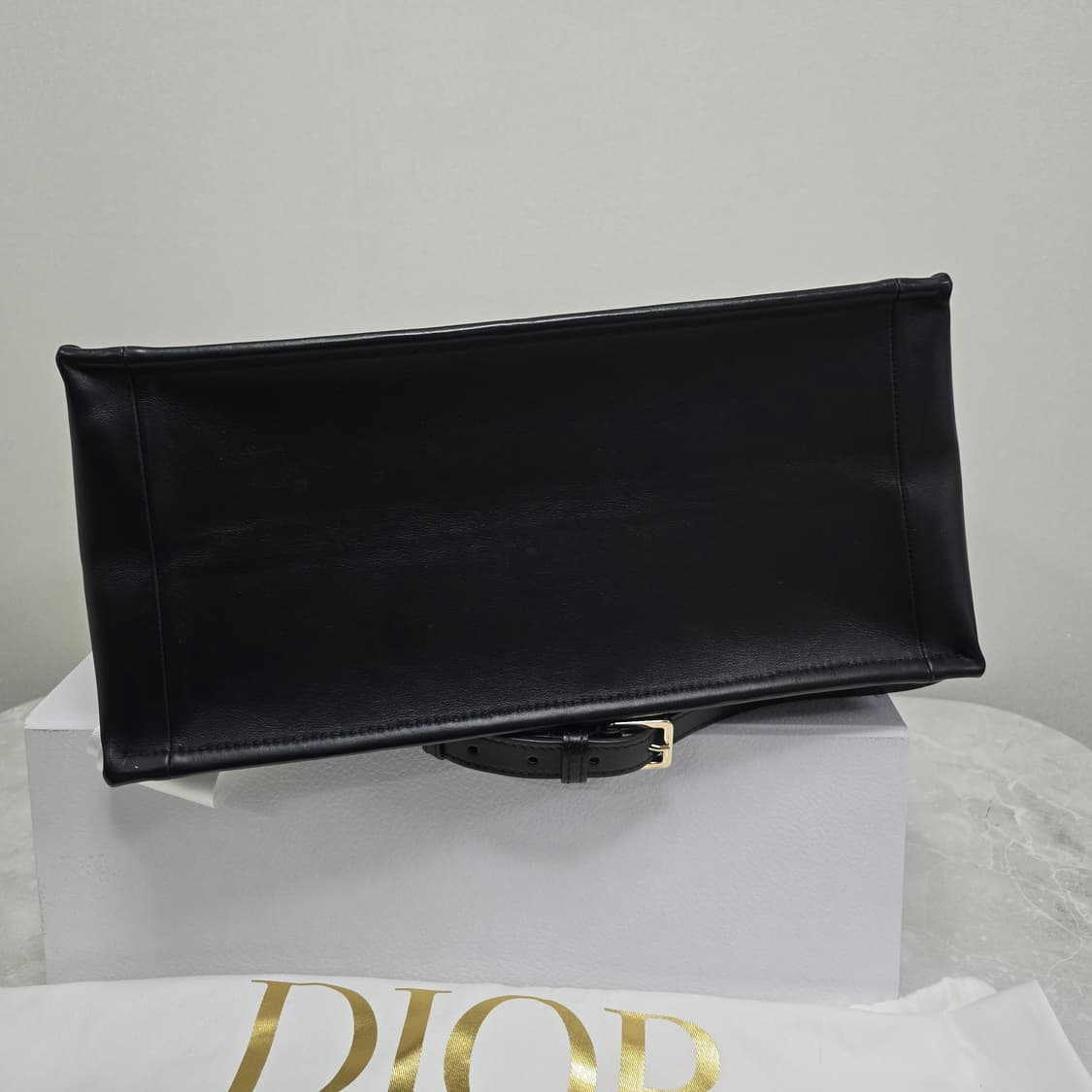 디올 까나쥬 북토트 레더 미디움 판매 상품이미지6