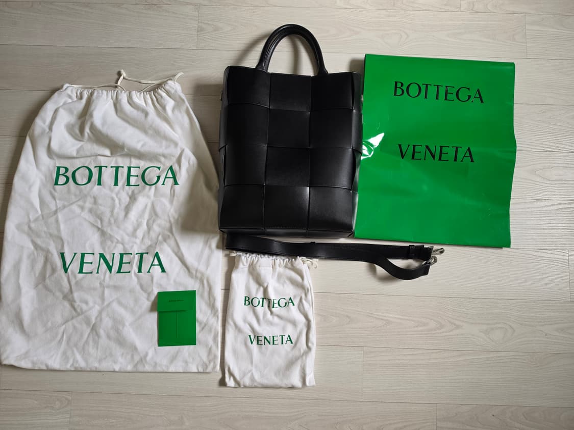 보테가베네타 아르코 토트백 블랙 상품이미지1