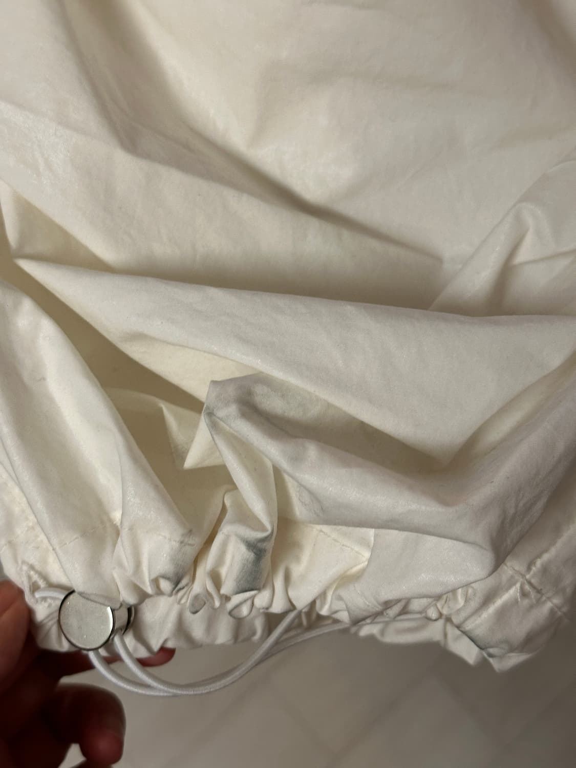 일리고 3턱 코팅 카고 팬츠 화이트 상품이미지6