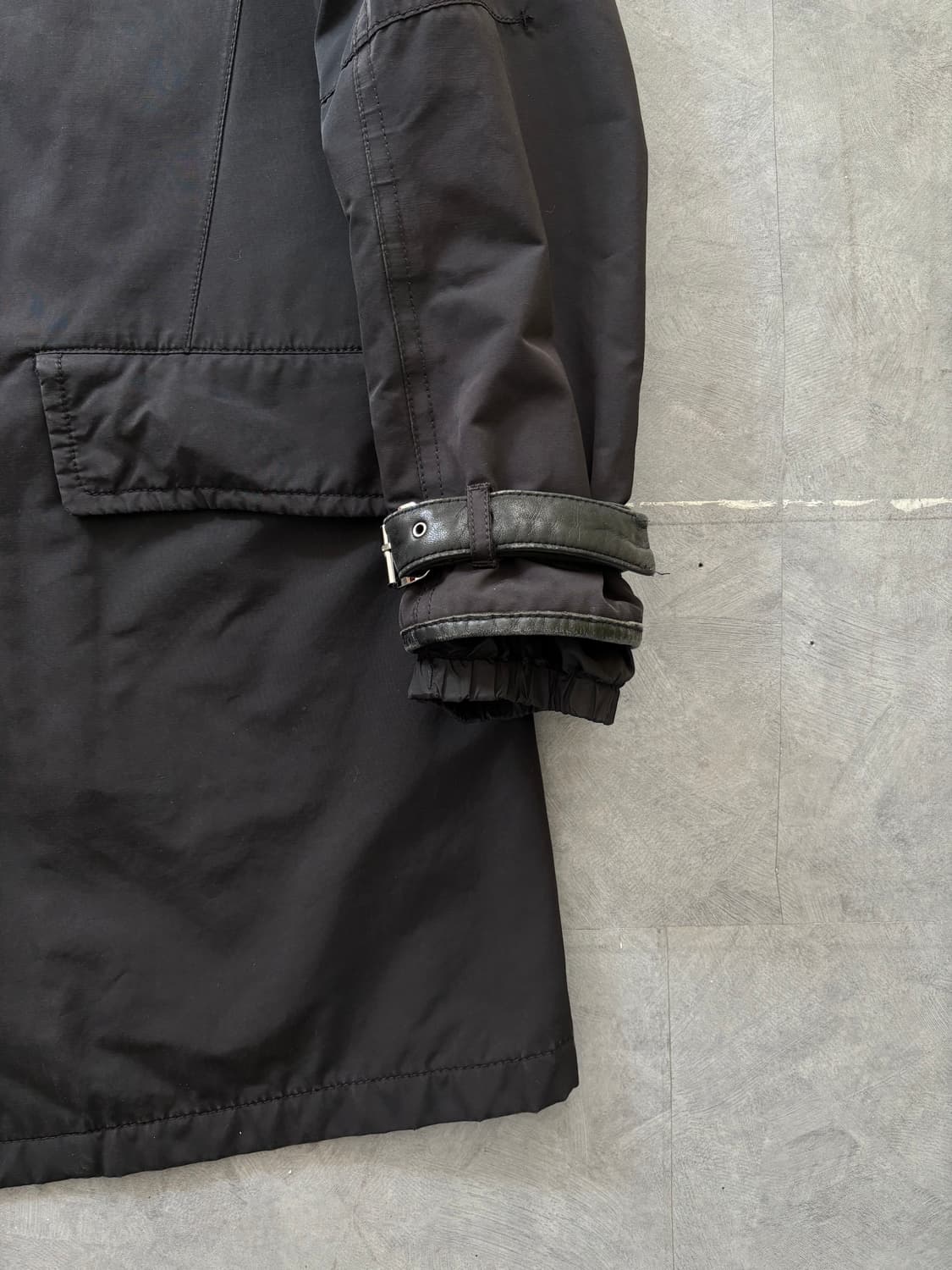 Prada 프라다 레더 버클 코트 상품이미지5