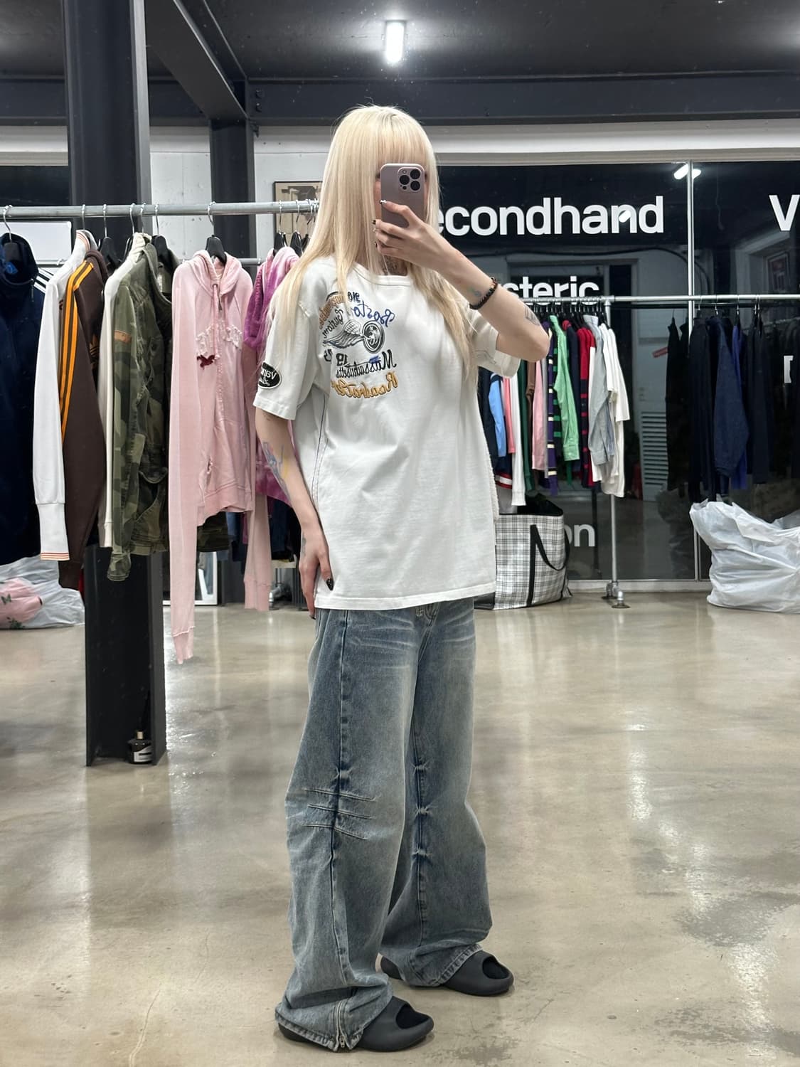 벤슨 타이어윙 백로고자수 화이트 반팔 상품이미지2