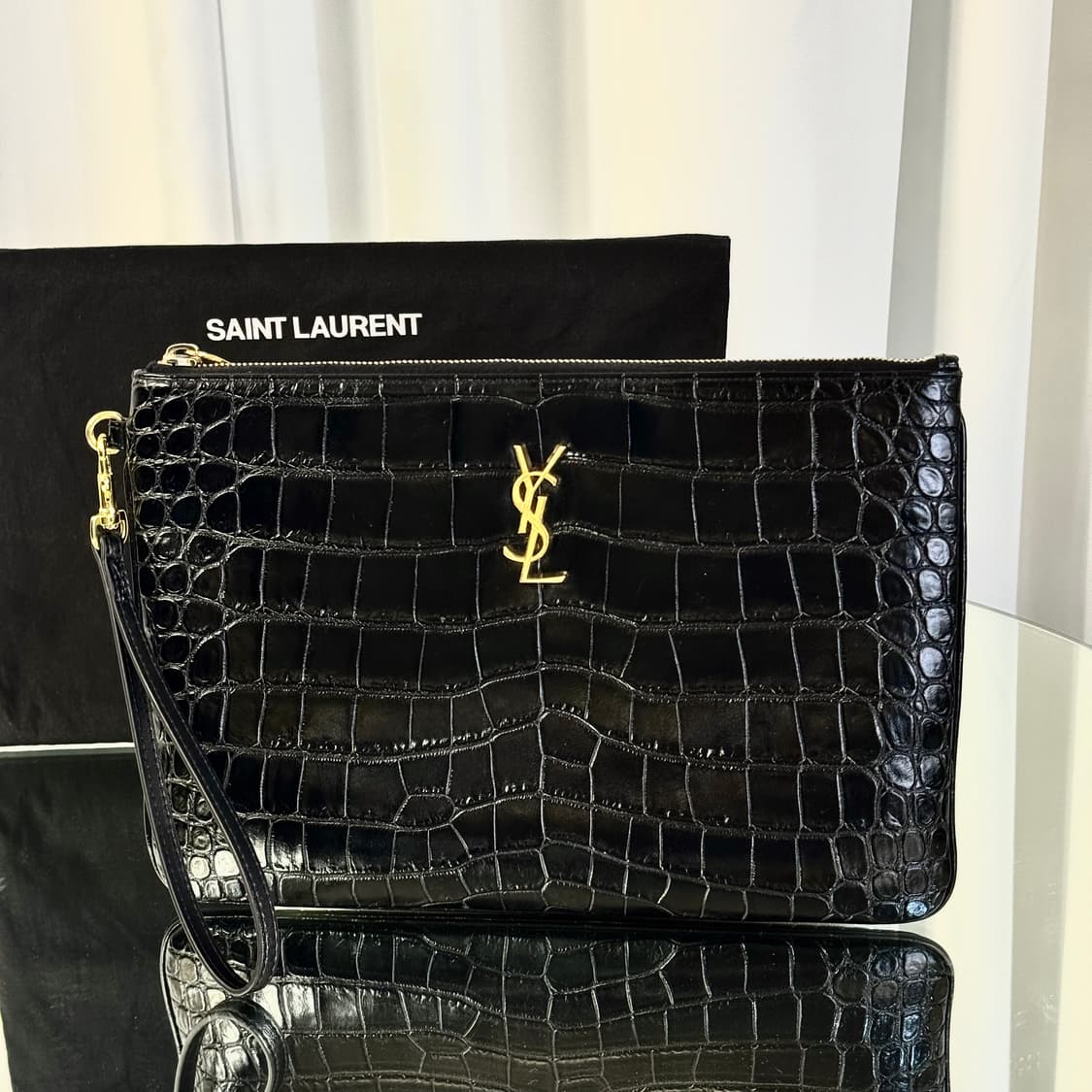 입생로랑 크로커다일 블랙 골드 클러치백  상품이미지1