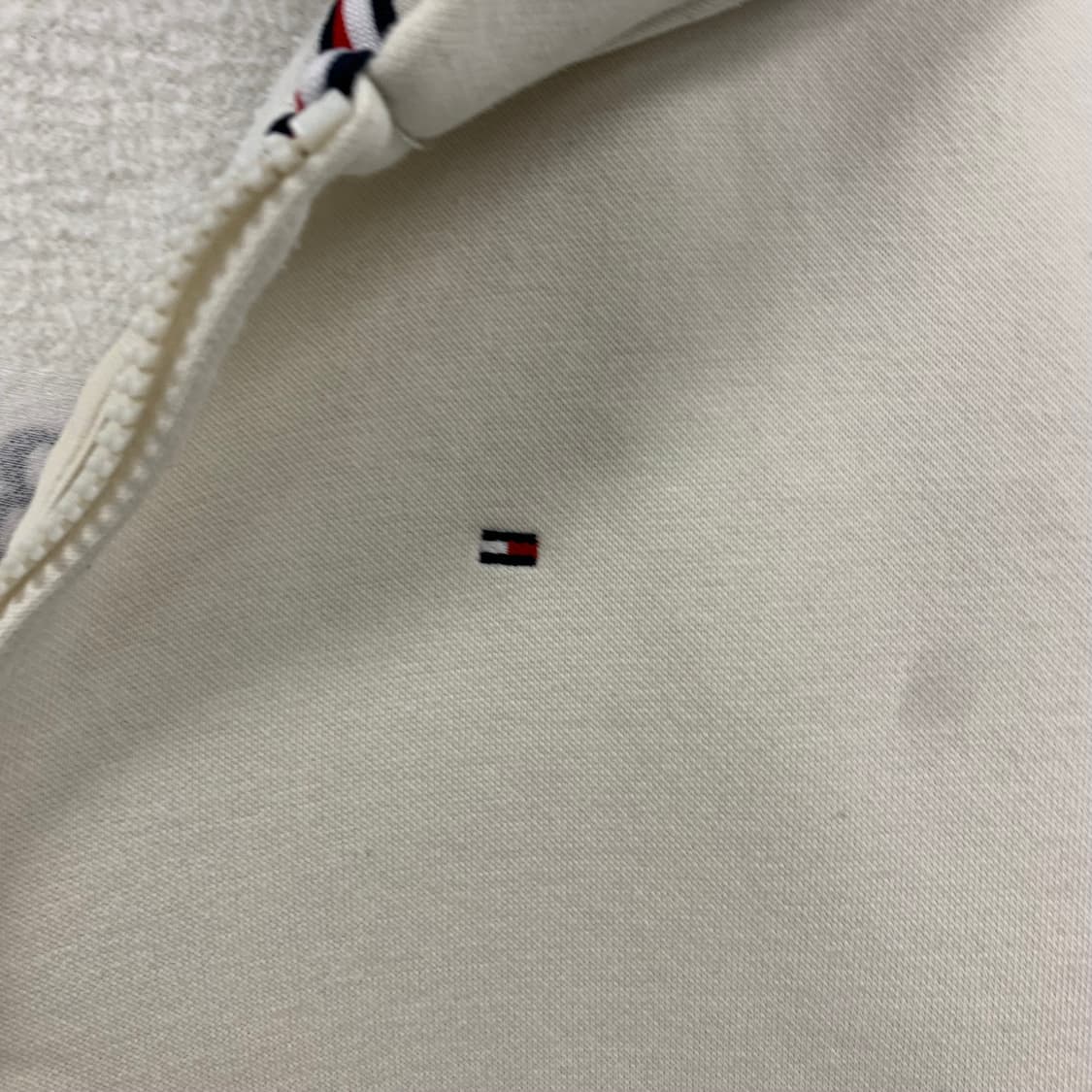 타미힐피거 백로고 화이트 후드집업 상품이미지5