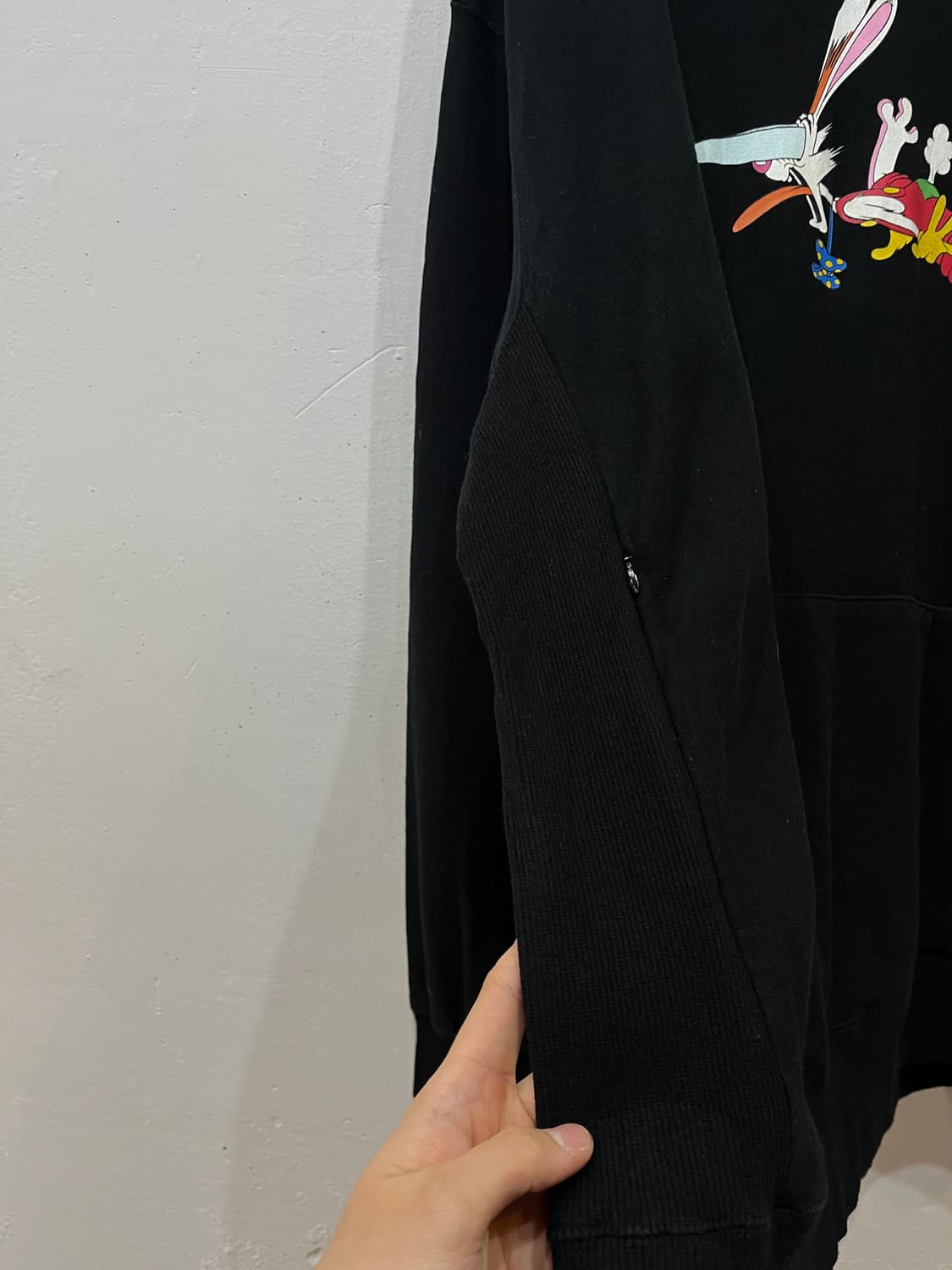 파세타즘 X 디즈니 19AW 로져 래빗 터틀넥 맨투맨 스웻셔츠 상품이미지5