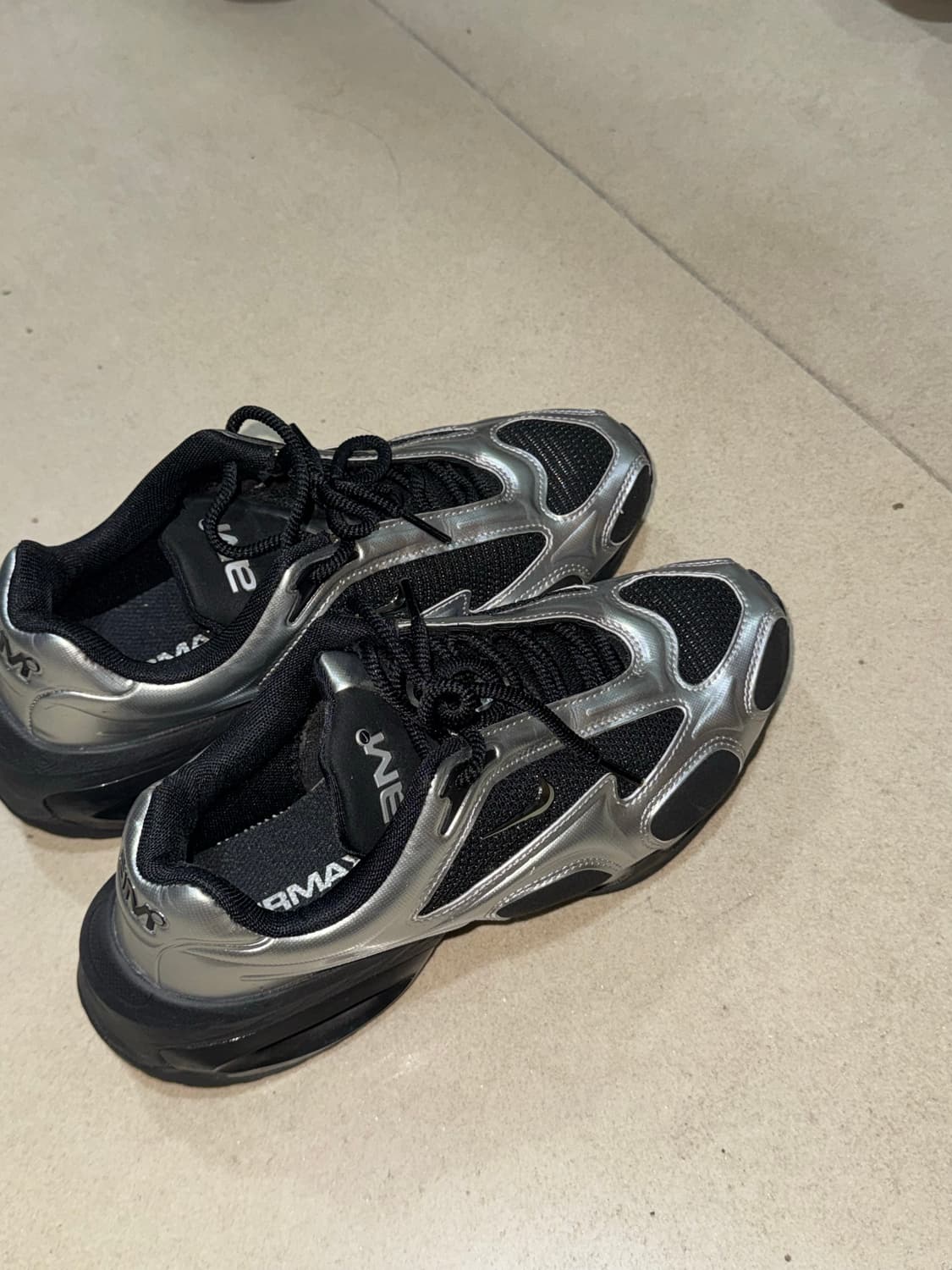 나이키 에어 맥스 뮤즈 블랙 메탈릭 실버 235 상품이미지2