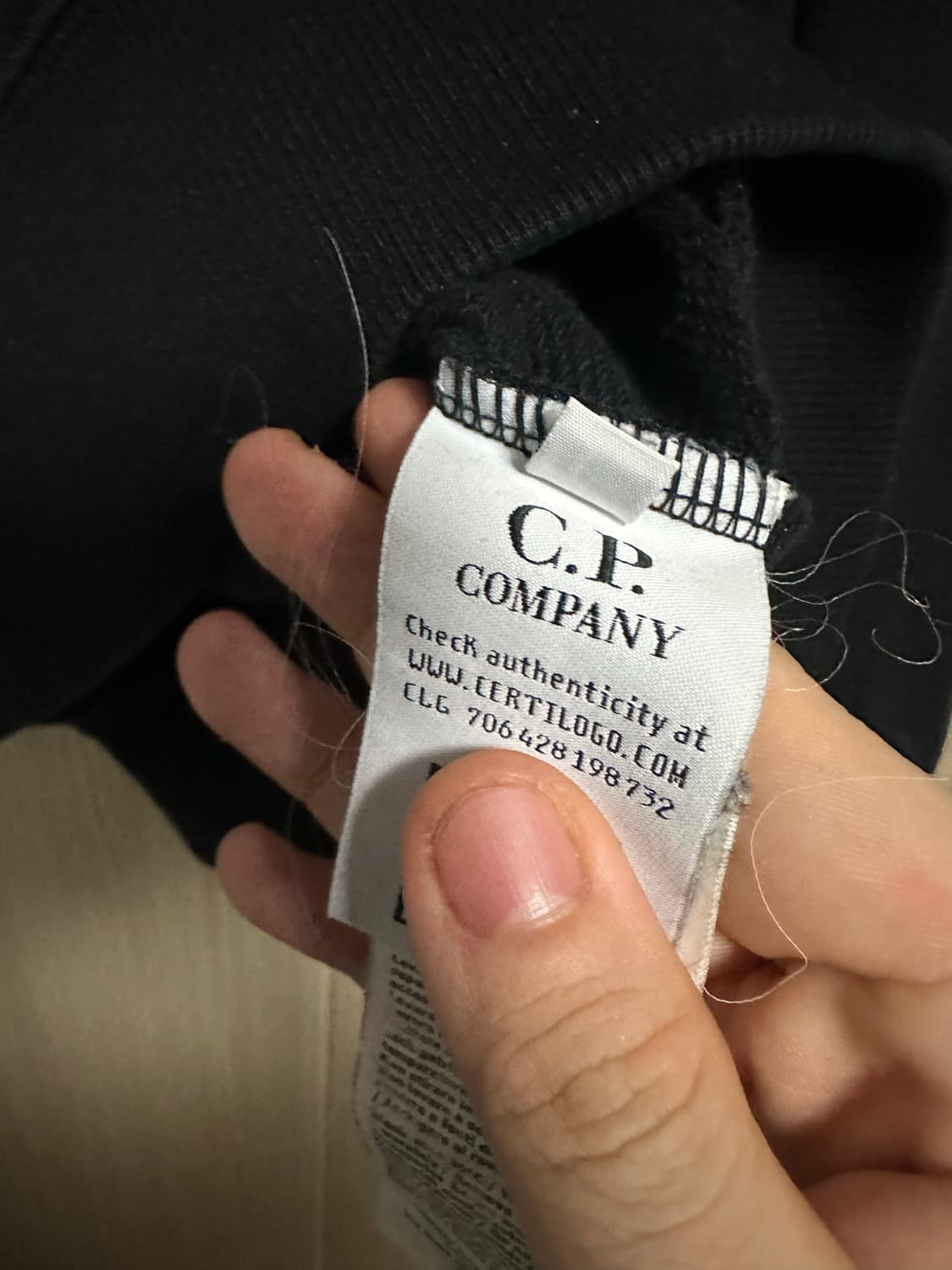 CP컴퍼니 블랙 렌즈 맨투맨 (L) 상품이미지3