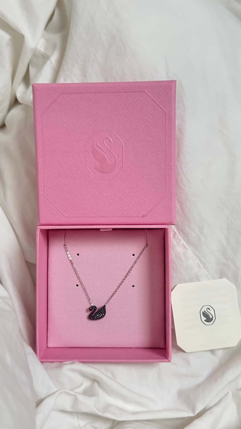 [개봉새상품]스와로브스키 블랙스완 목걸이  상품이미지1