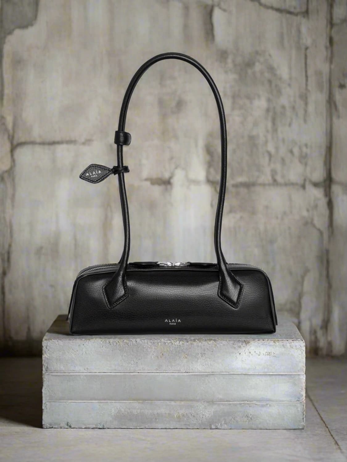 알라이아 26ss LE TECKEL 스몰 토트백/블랙 상품이미지3