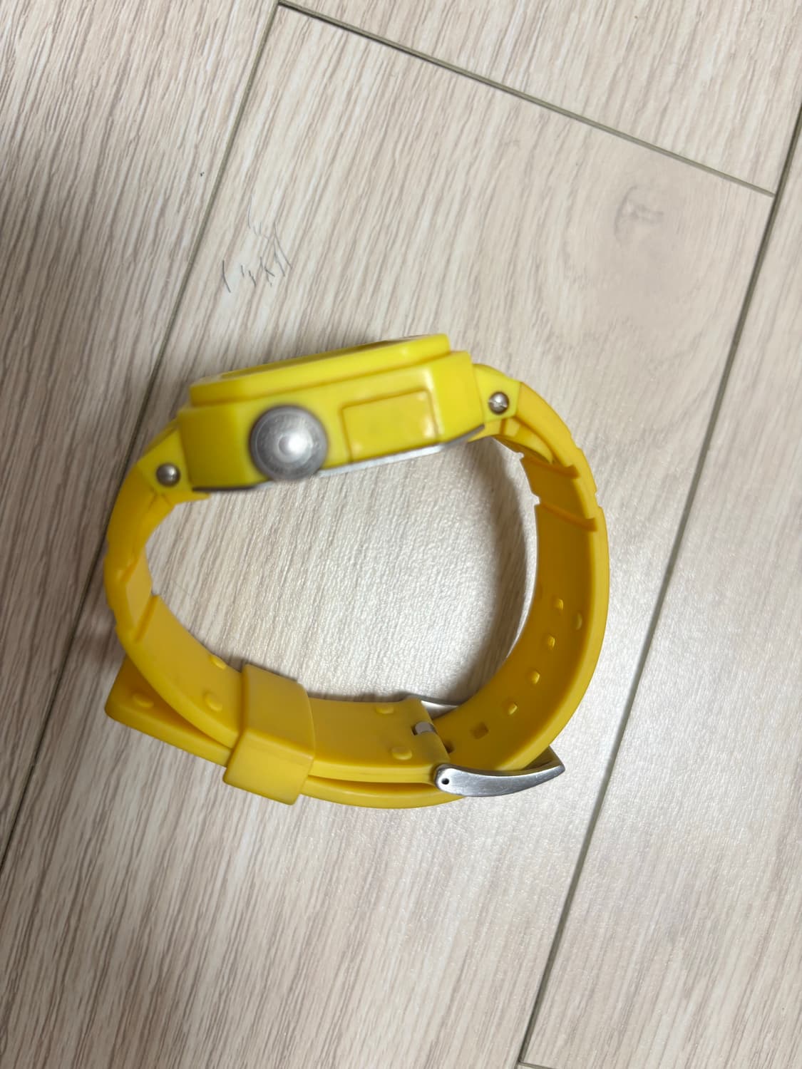 리바이스 옐로우 레트로 디지털 시계 상품이미지3