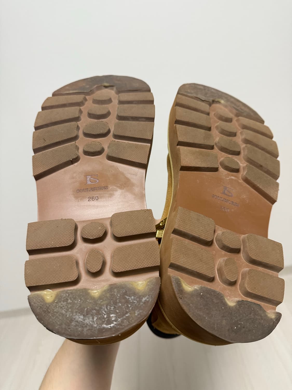 쏘유레슈어 벨루가 카멜 260size 상품이미지6