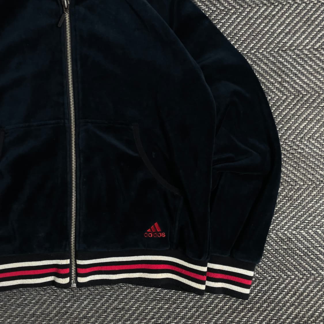 00s 아디다스 벨벳 크롭 후드 트랙탑 블랙y 3179 상품이미지3