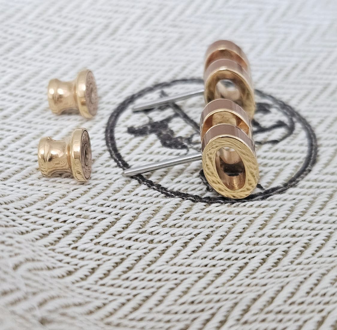 에르메스 팝아슈 미니 귀걸이 (뉴골드컬러) [정품] 상품이미지3